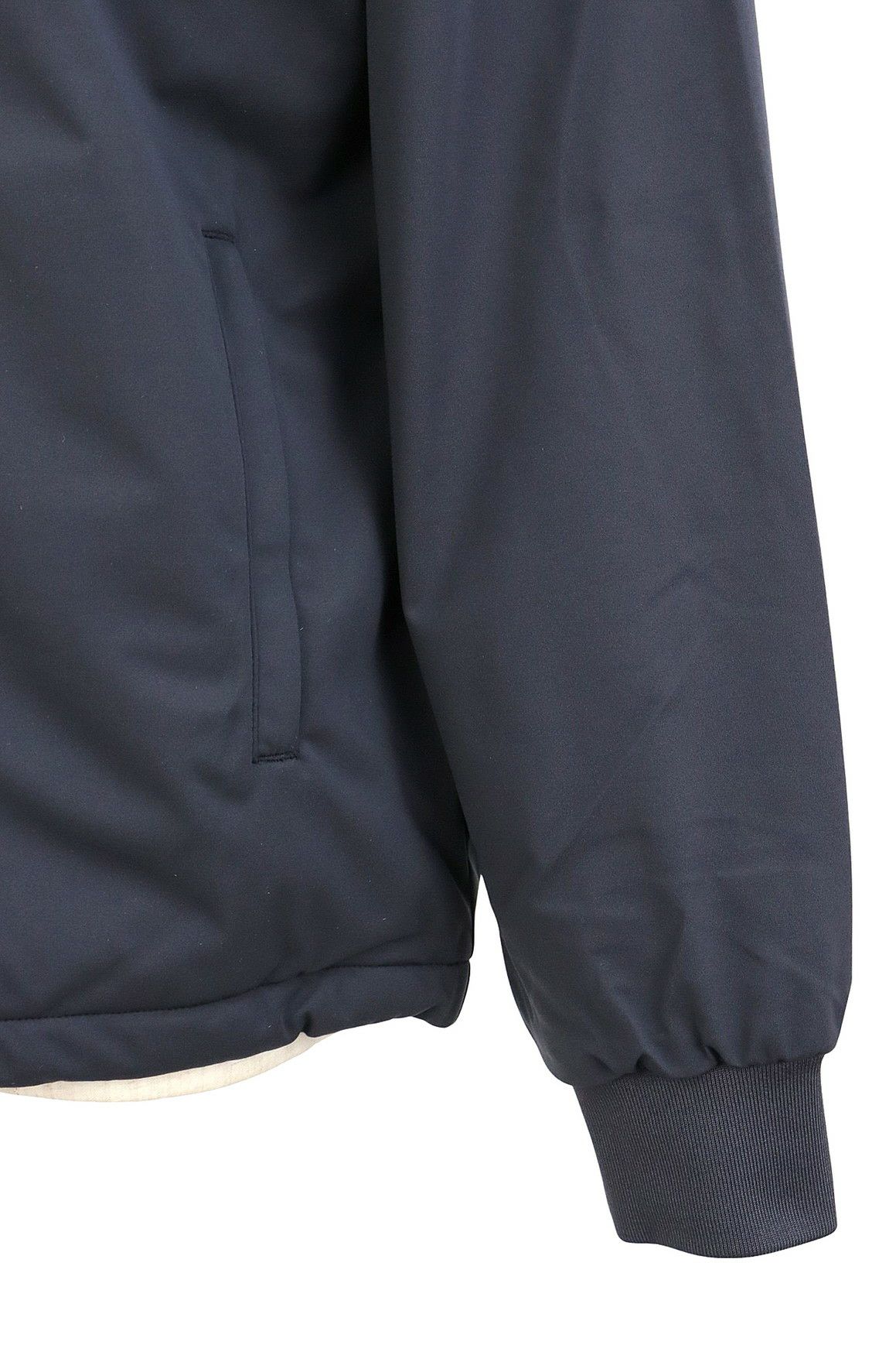 ヴィトゥエルブゴルフのブルゾン