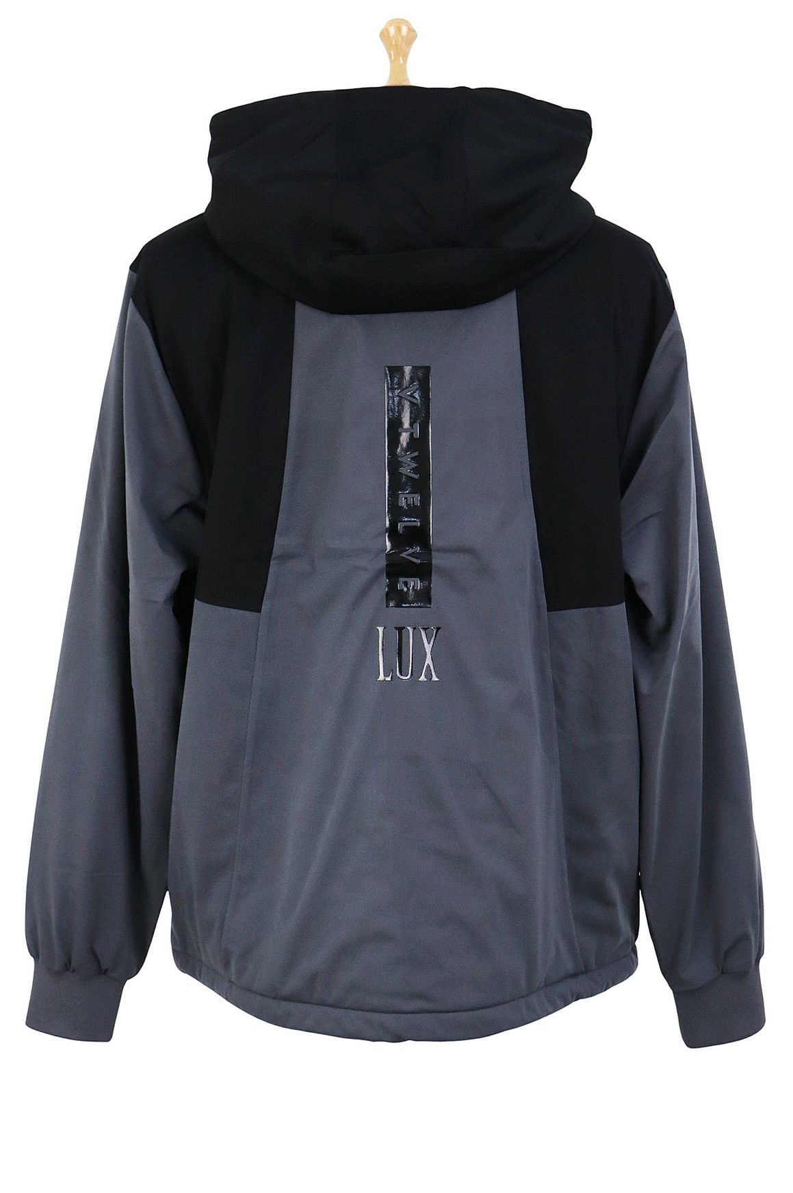 ヴィトゥエルブゴルフのブルゾン