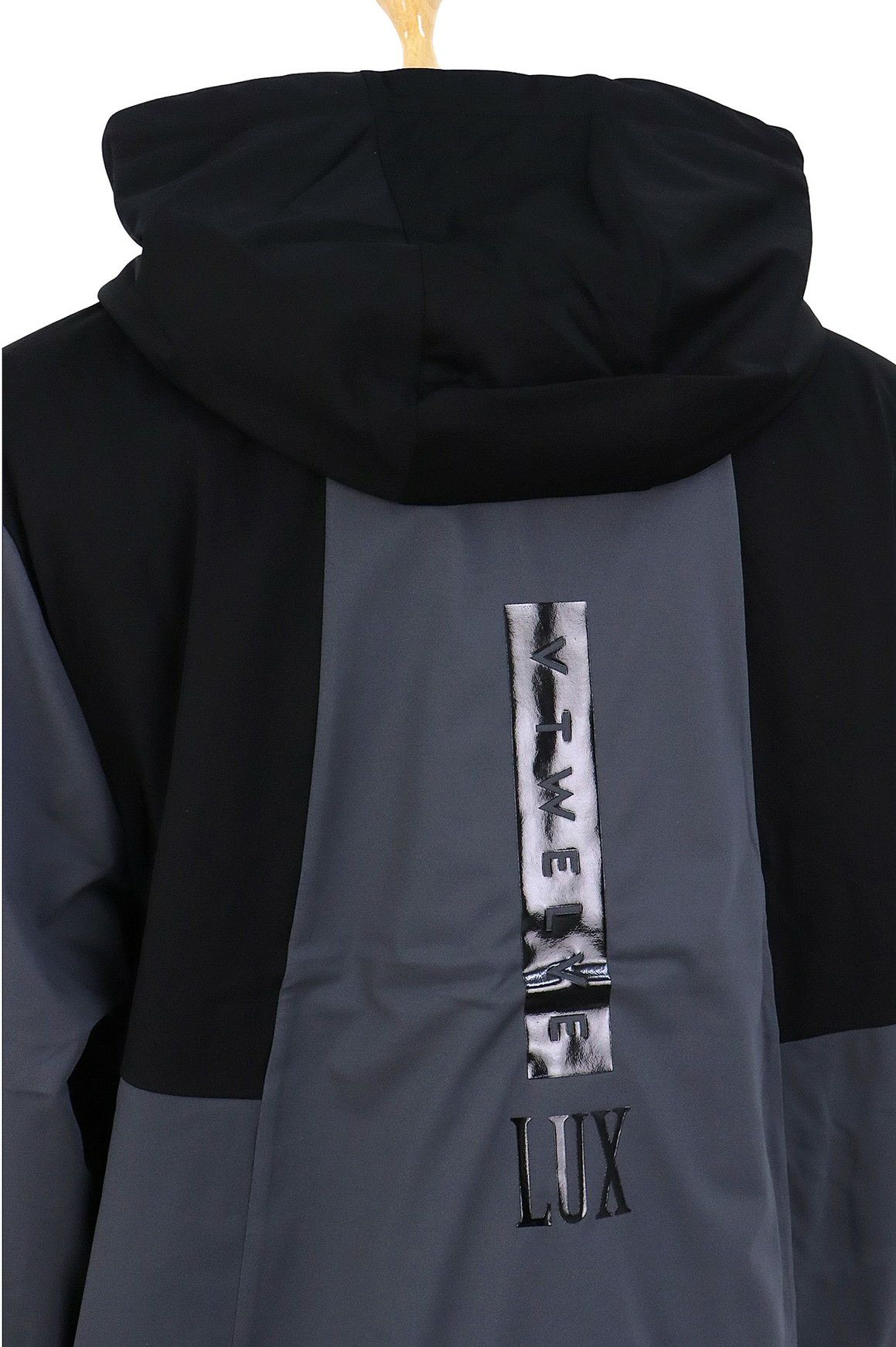 ヴィトゥエルブゴルフのブルゾン