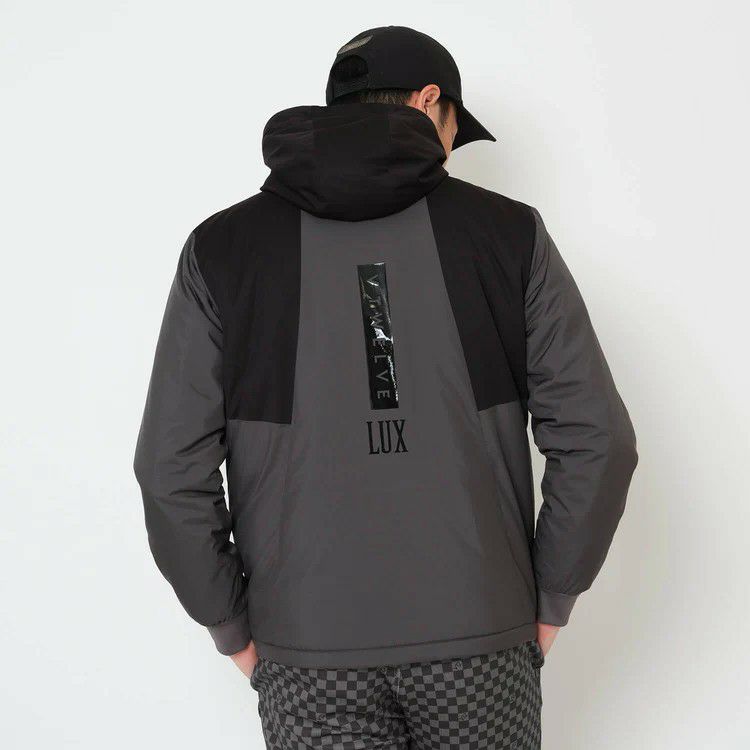 ヴィトゥエルブゴルフのブルゾン