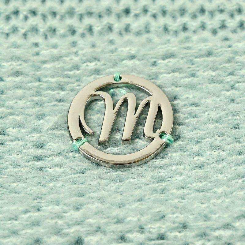 モナデルソルのセーター