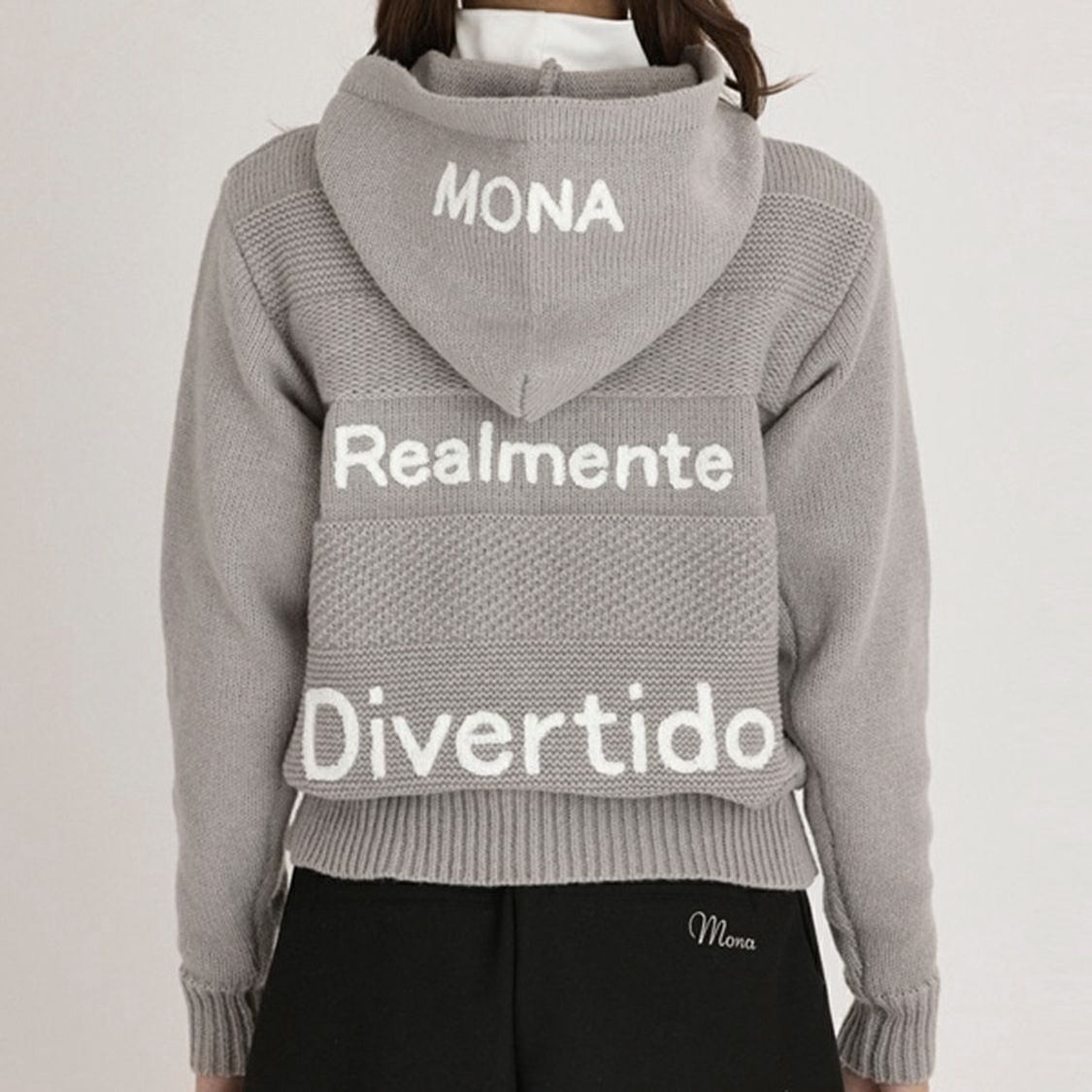 モナデルソルのセーター