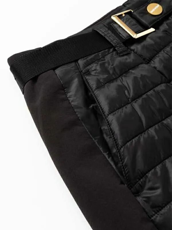 エスワイサーティトゥのスカート