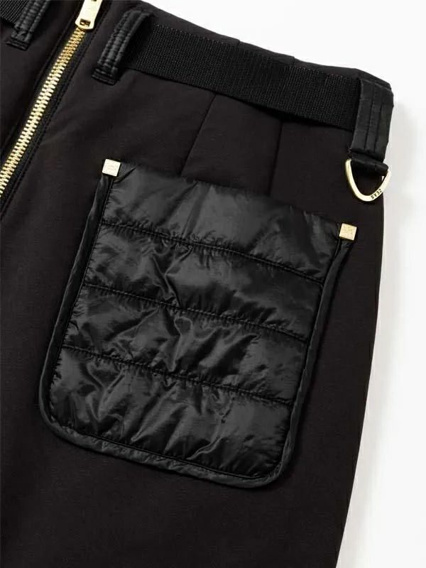 エスワイサーティトゥのスカート