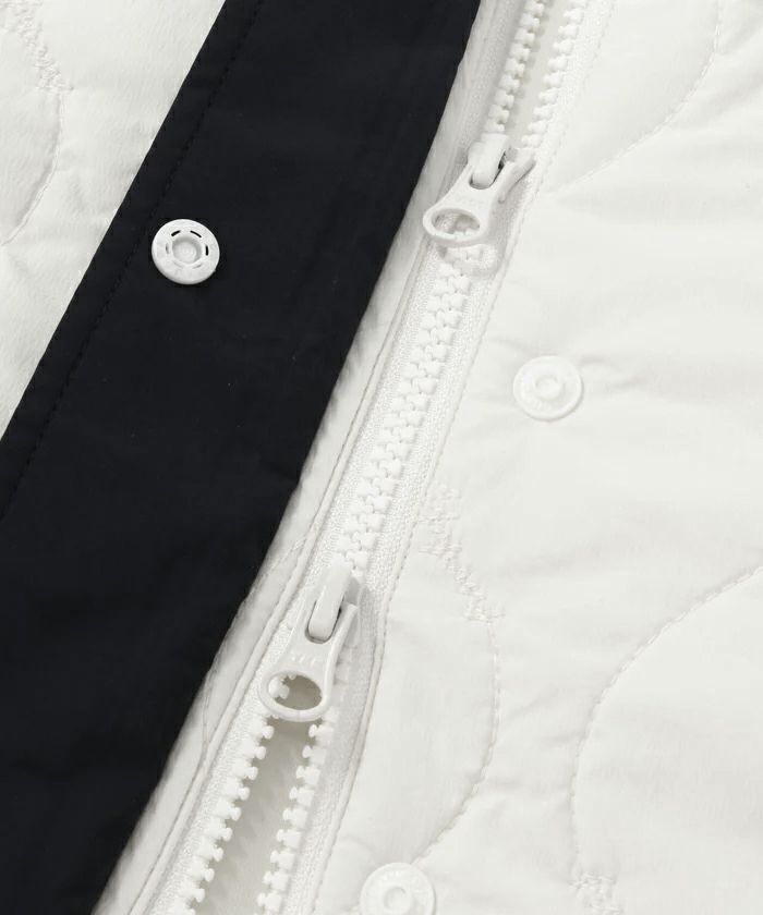 ピンのブルゾン