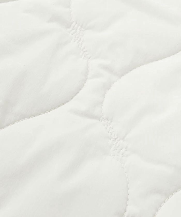 ピンのブルゾン