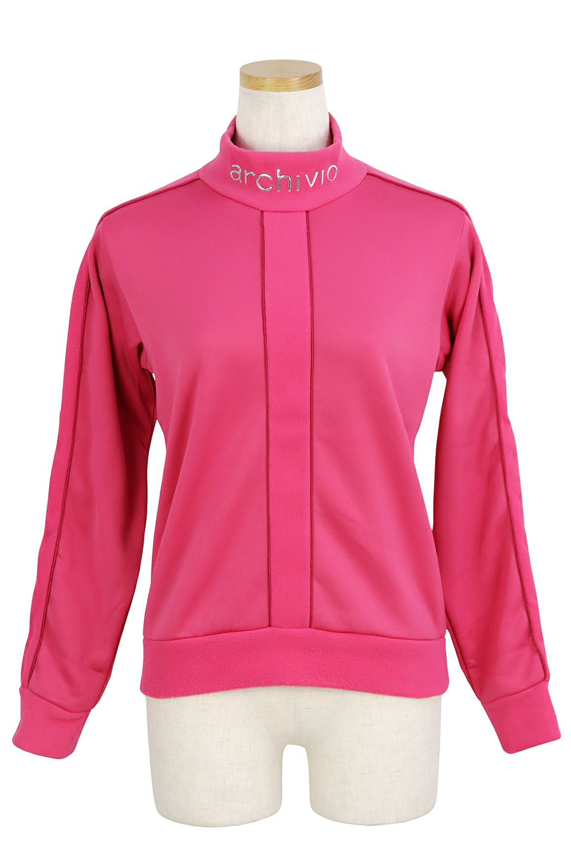 アルチビオのハイネックシャツ