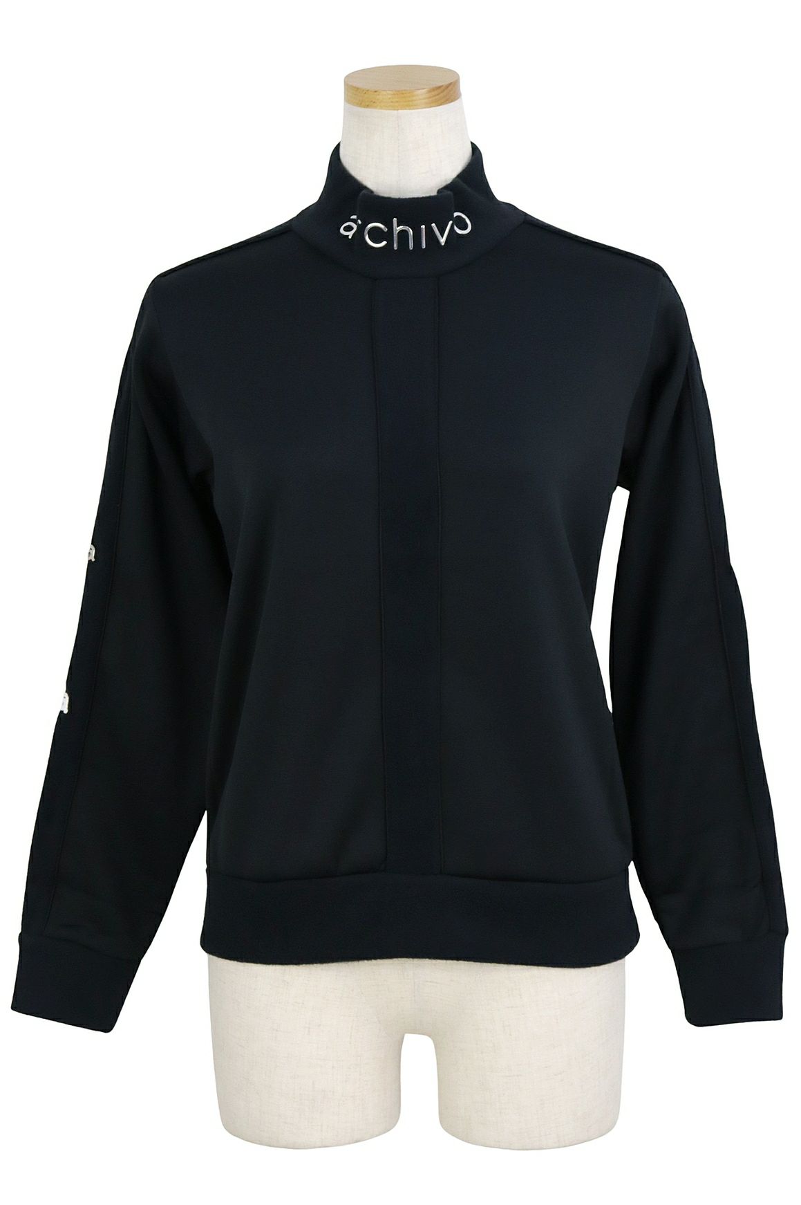 アルチビオのハイネックシャツ