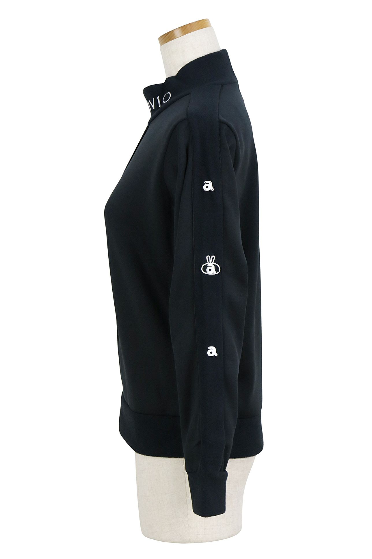 アルチビオのハイネックシャツ