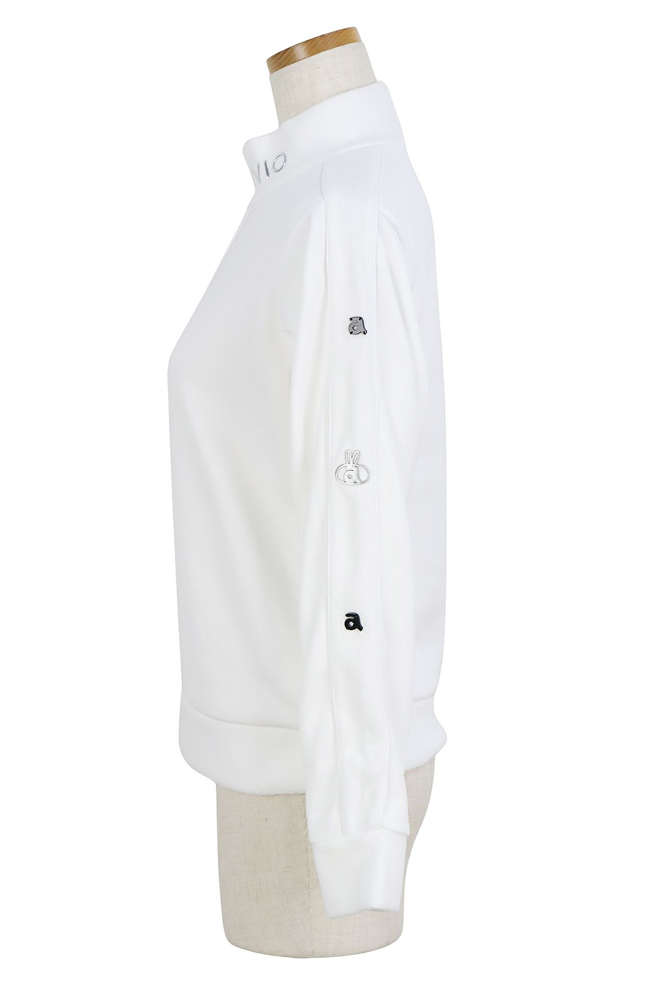 アルチビオのハイネックシャツ