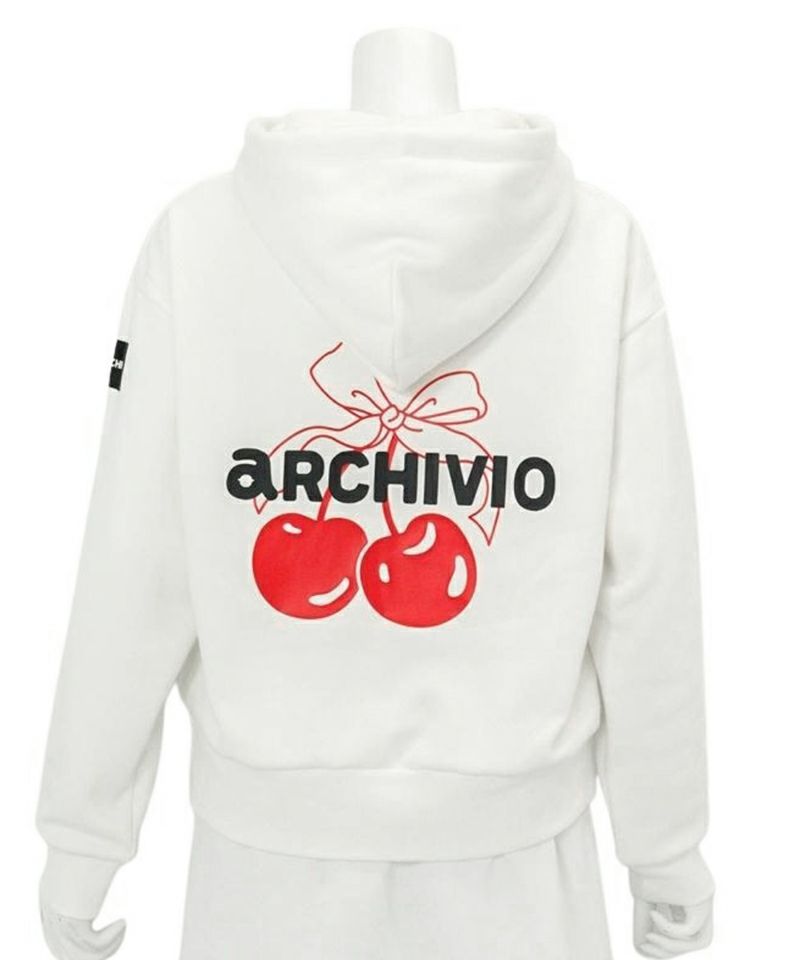 アルチビオのパーカー