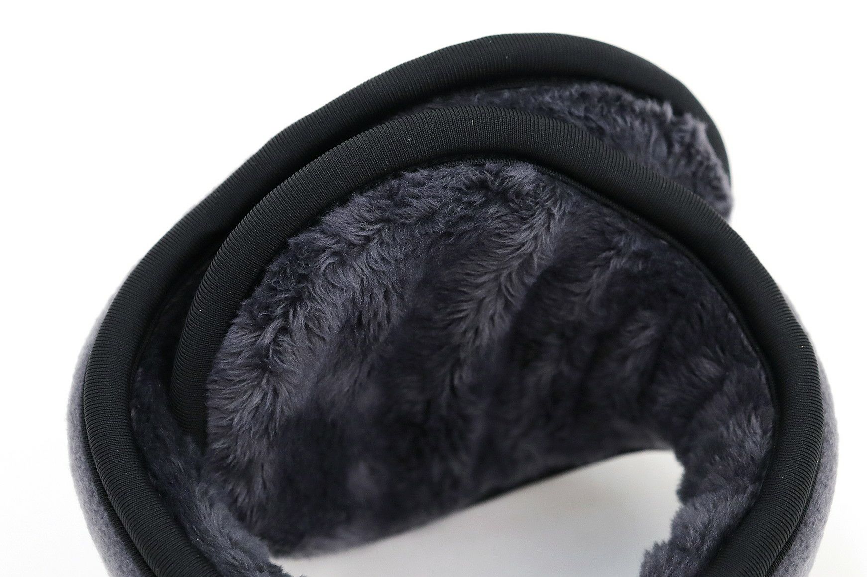 カステルバジャックスポーツブラックラインのイヤーウォーマー