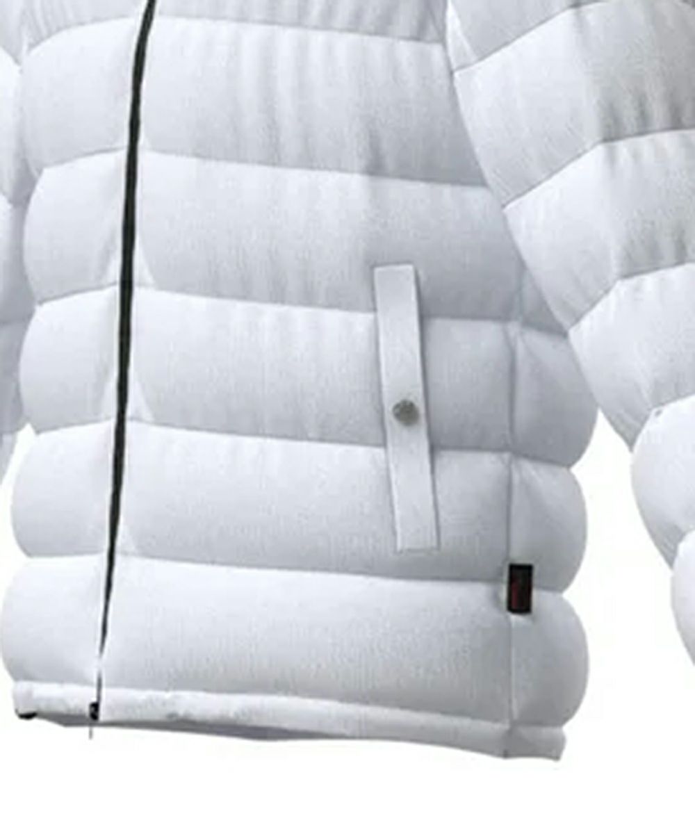 ピンのブルゾン