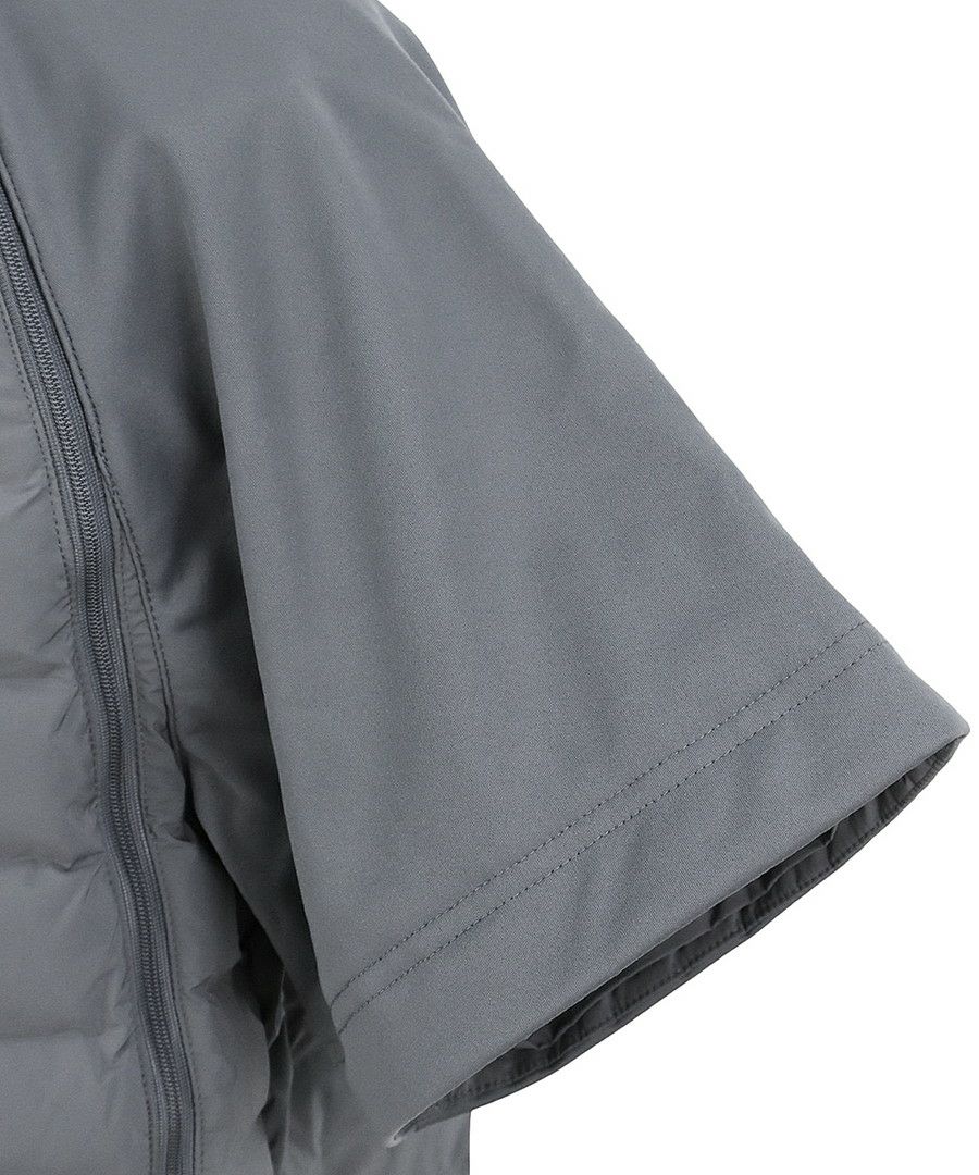 ピンのブルゾン