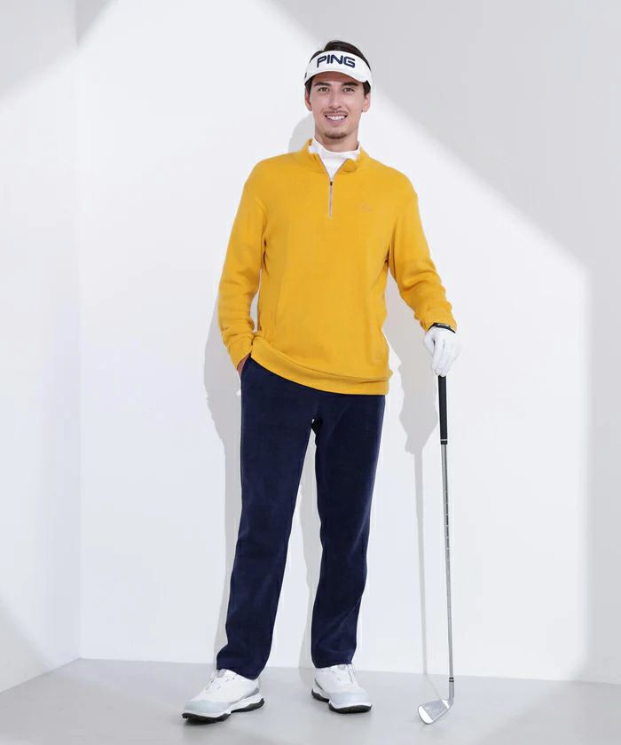 ピンのポロシャツ