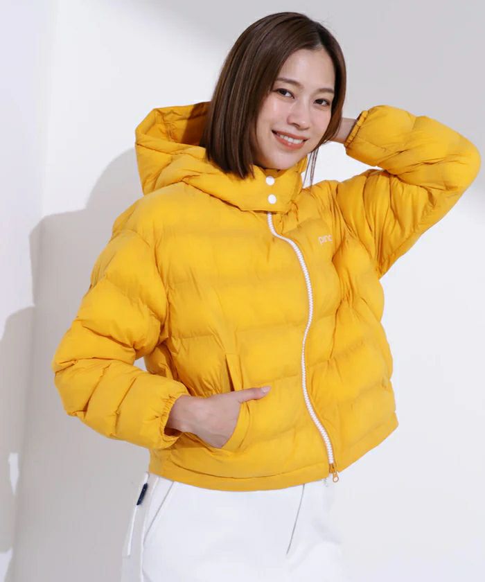 ピンのブルゾン