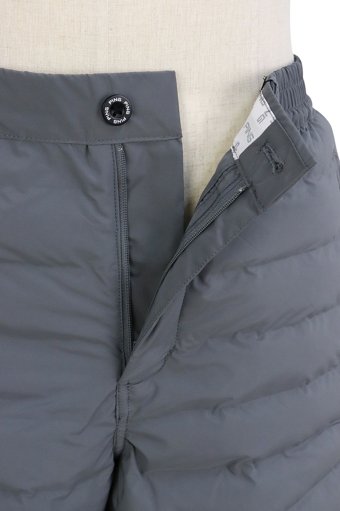 ピンのロングパンツ