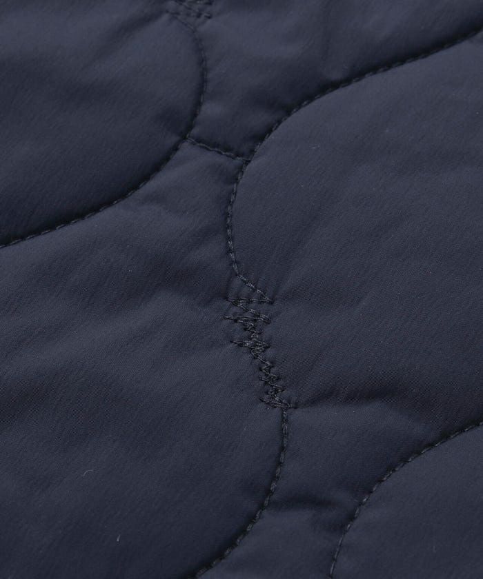 ピンのブルゾン