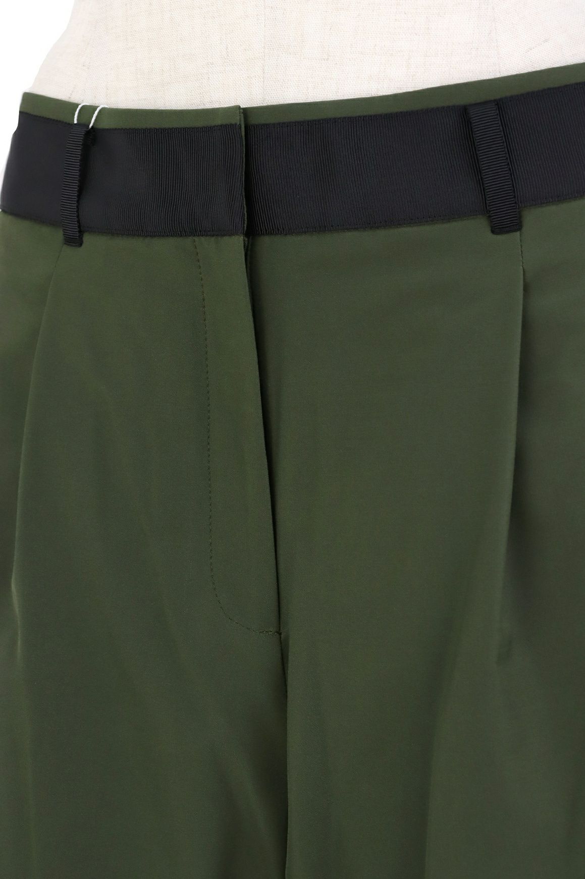 ランバンスポールのパンツ