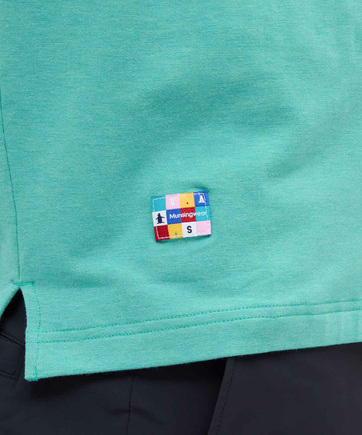 マンシングウェアのハイネックシャツ