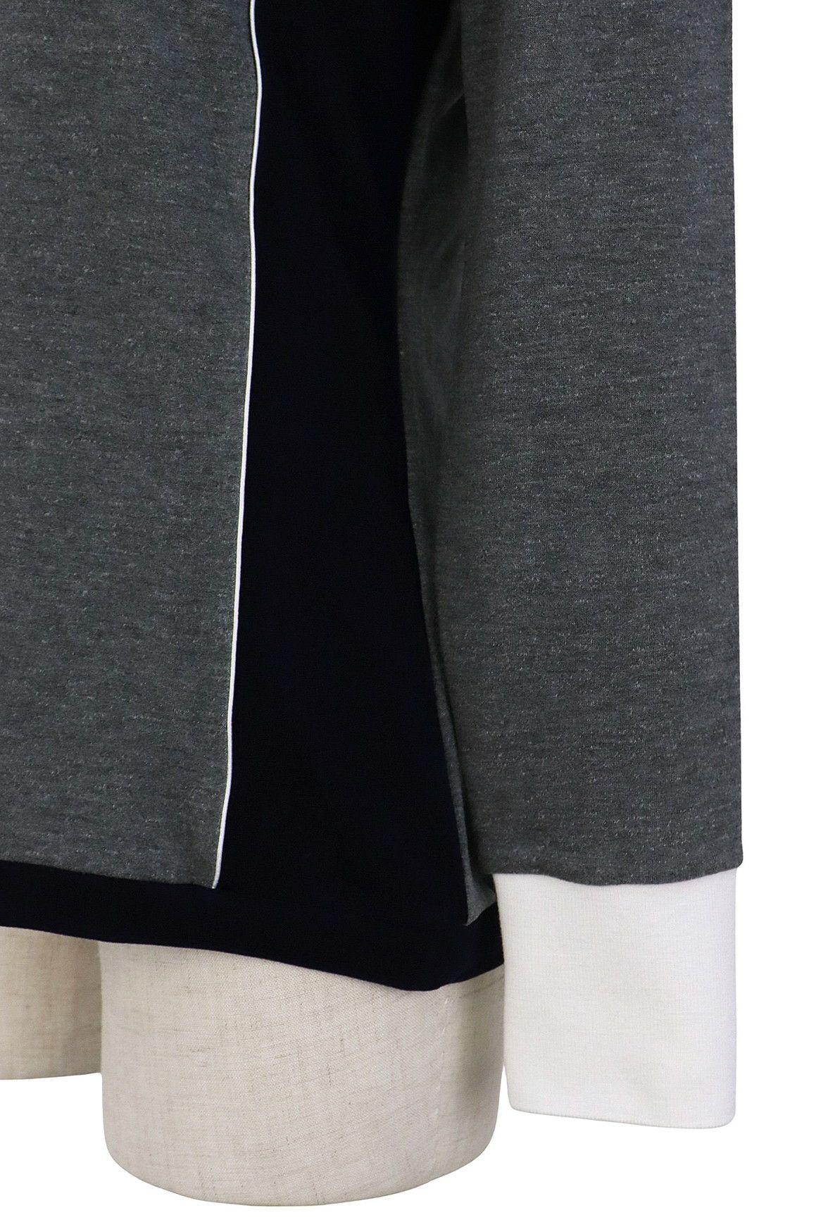 ランバンスポールのハイネックシャツ