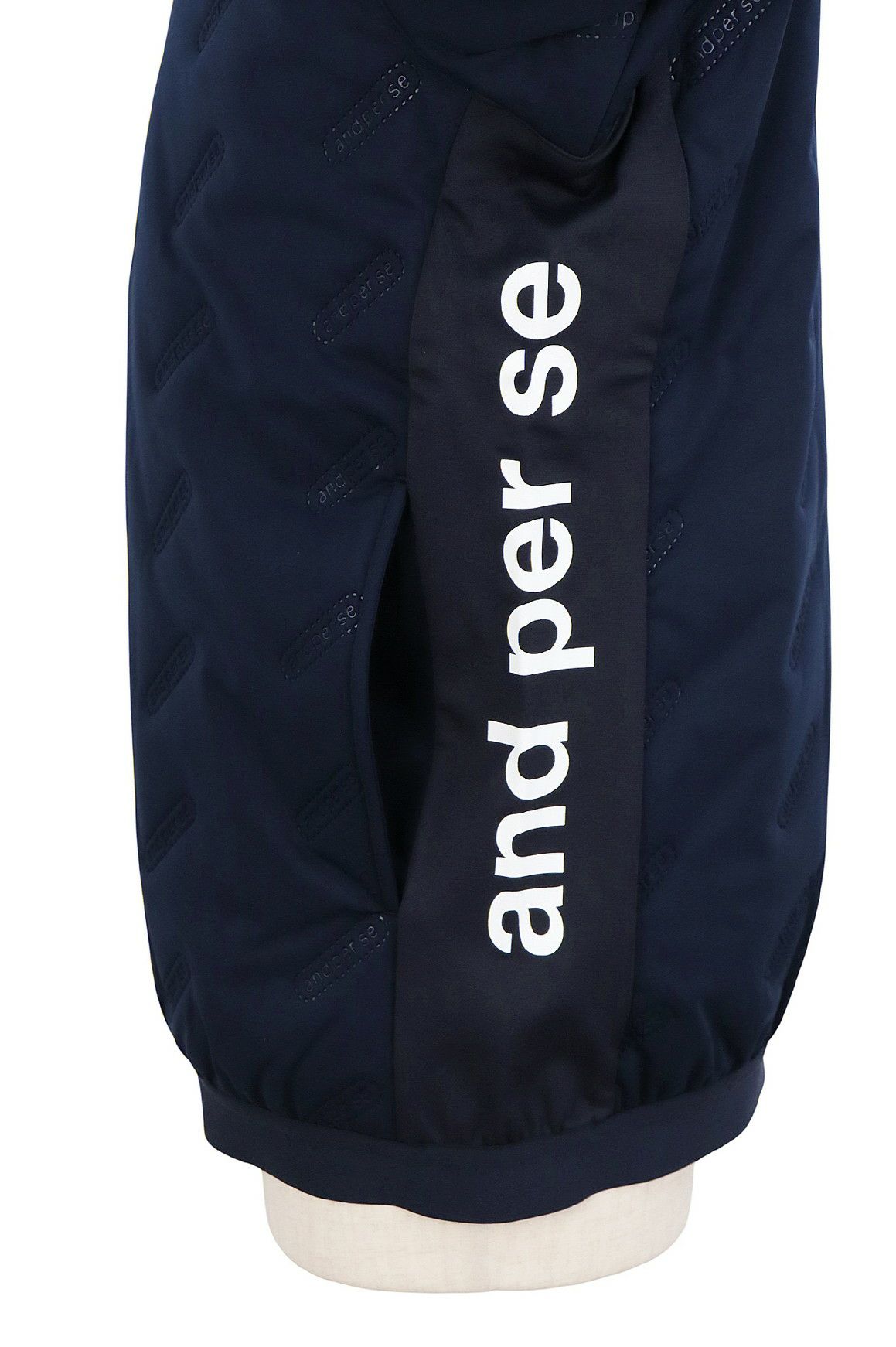 アンパスィのブルゾン