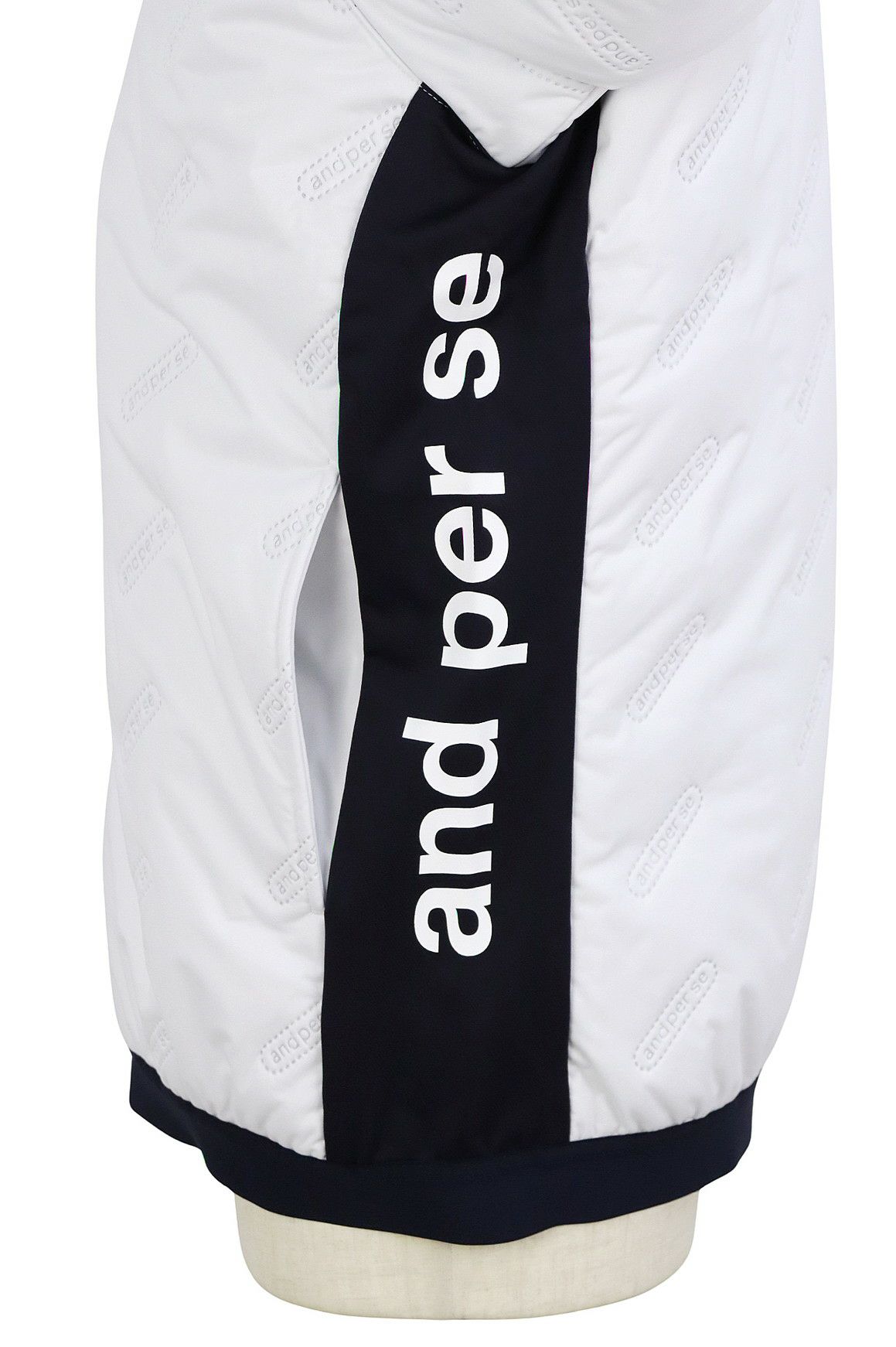 アンパスィのブルゾン