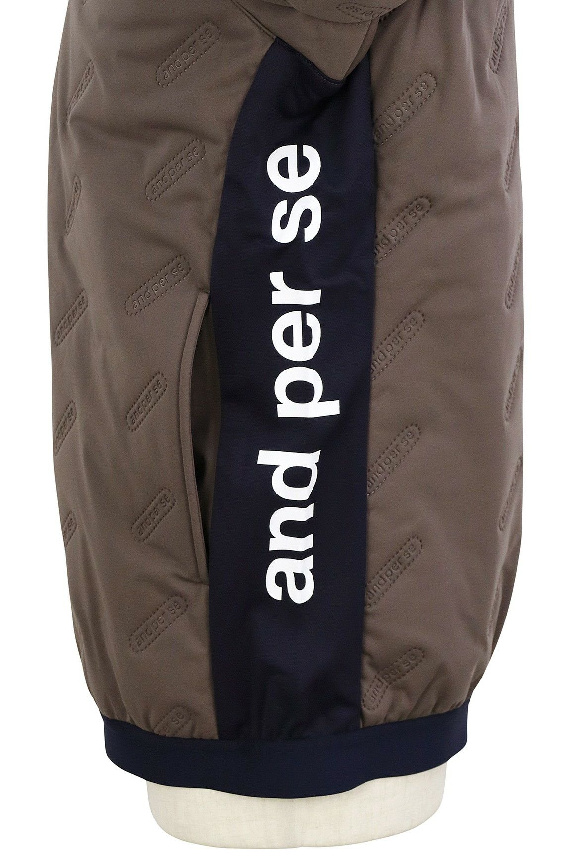 アンパスィのブルゾン