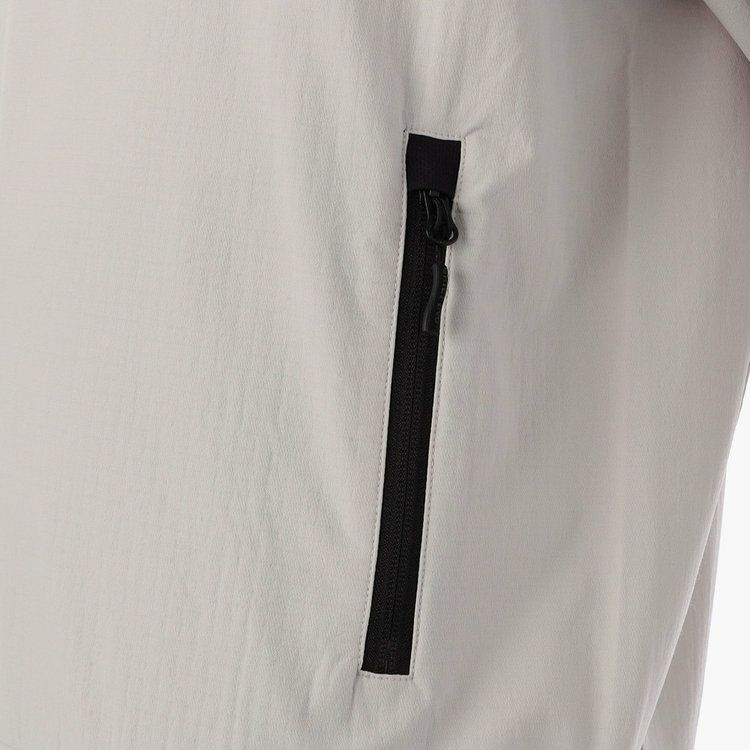 ブリーフィングのブルゾン