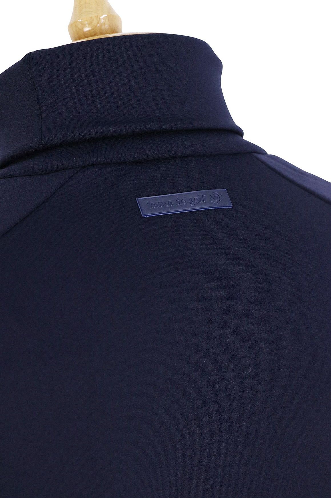 ゾーイのハイネックシャツ