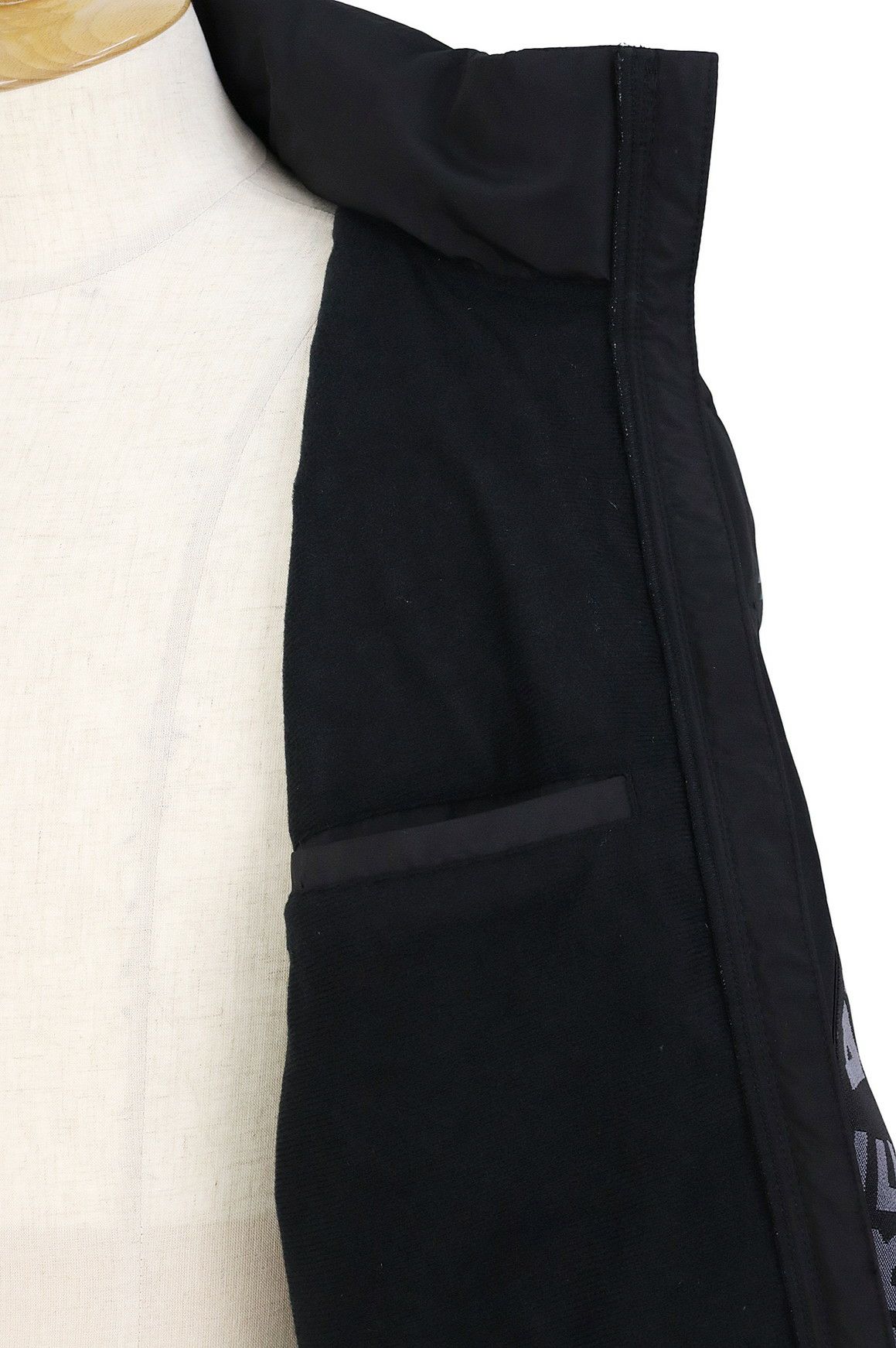 ガッチャゴルフのブルゾン