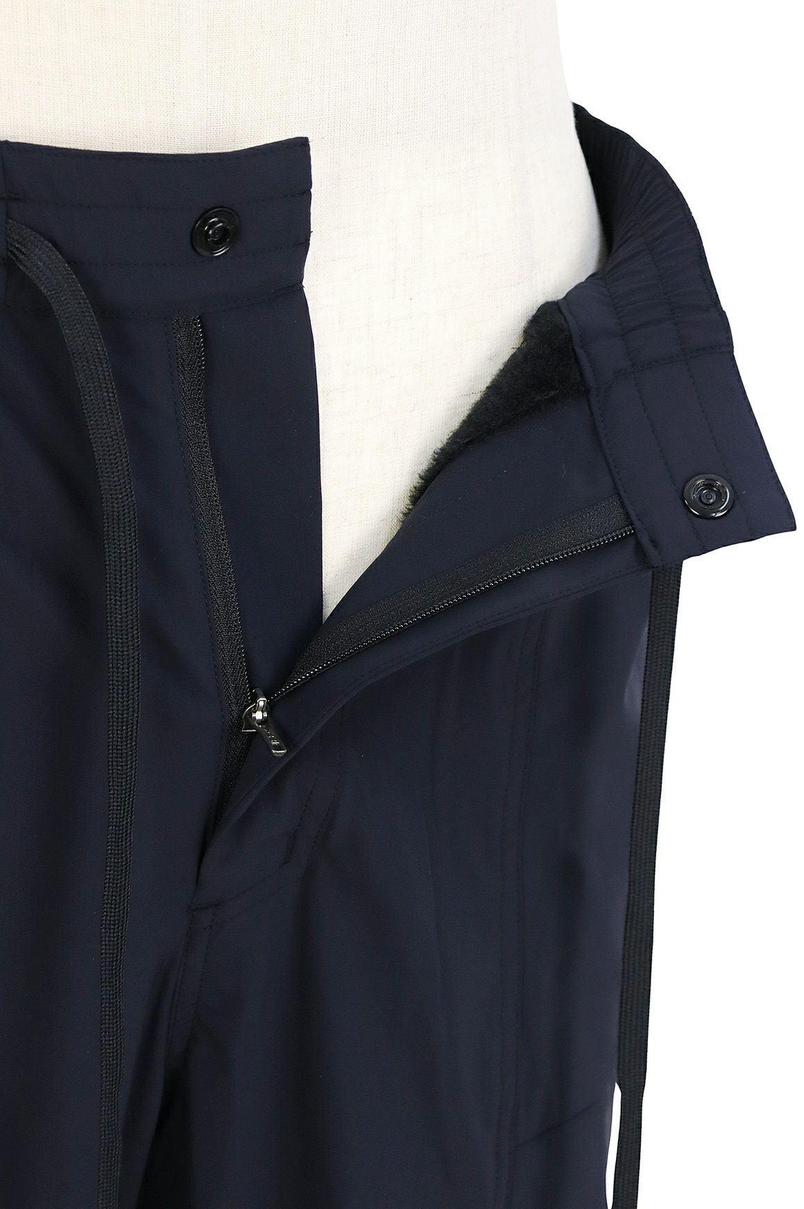 ケースリービーゼロのロングパンツ