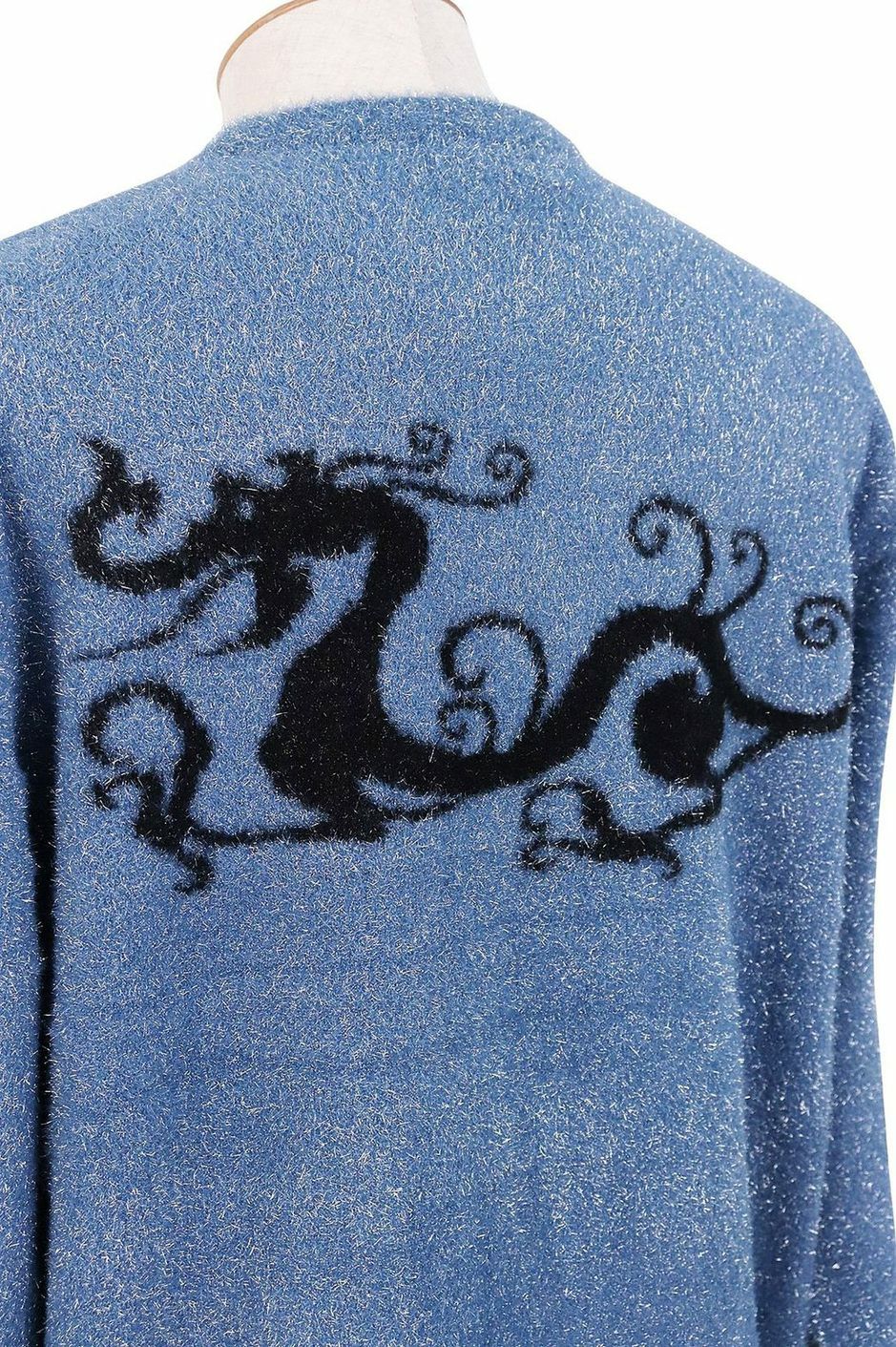 ダンスウィズドラゴンのセーター