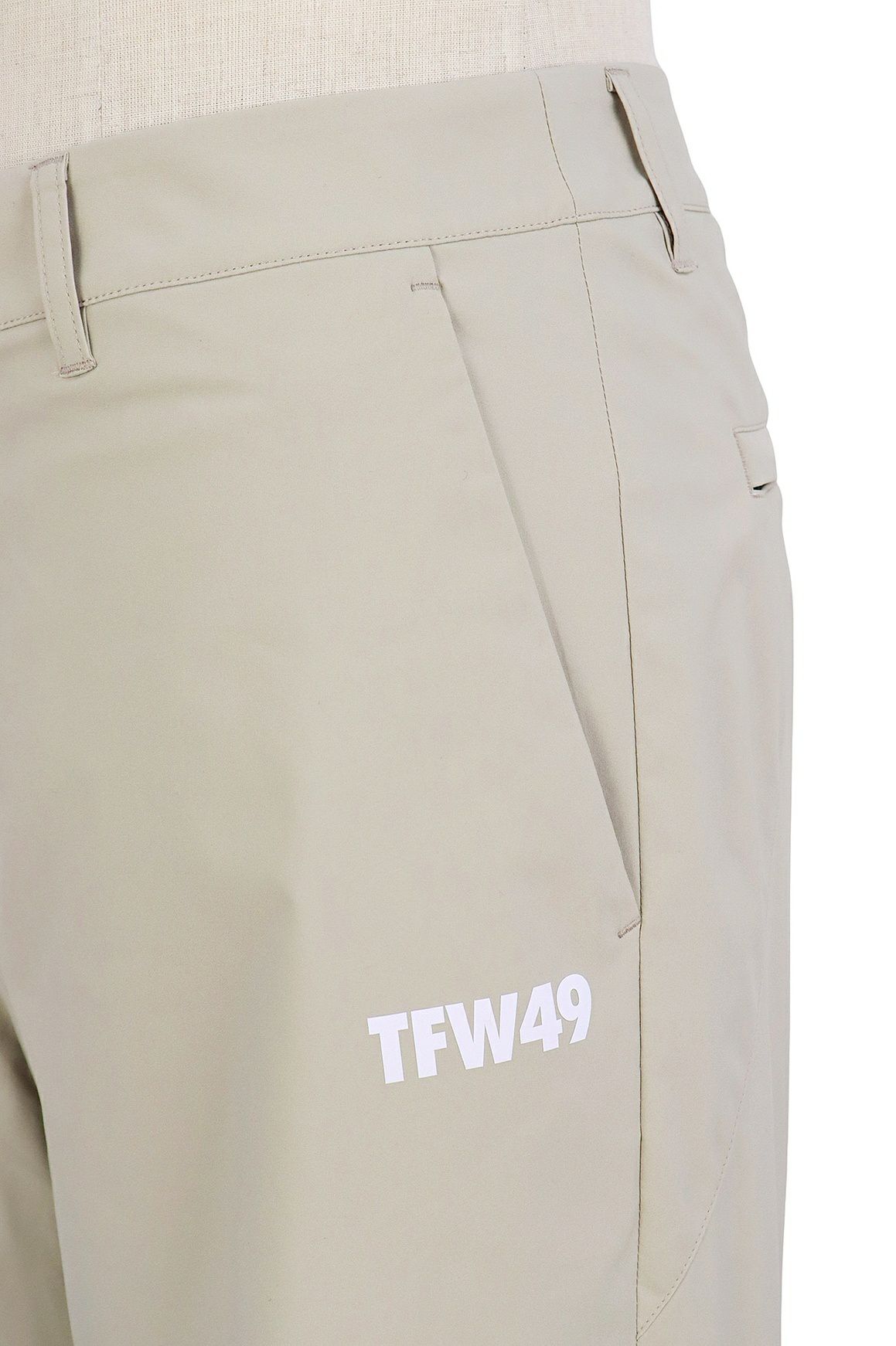 ティーエフダブリューフォーティーナインのパンツ