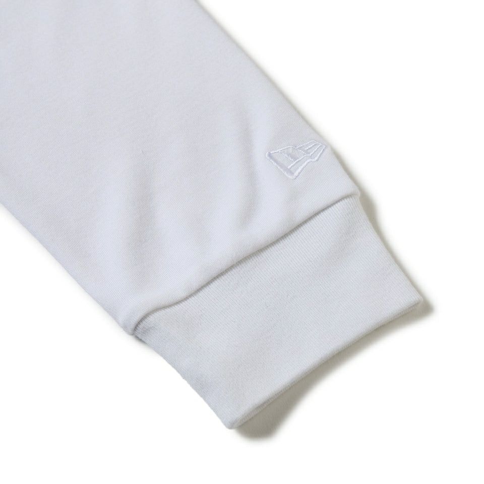 ニューエラのTシャツ