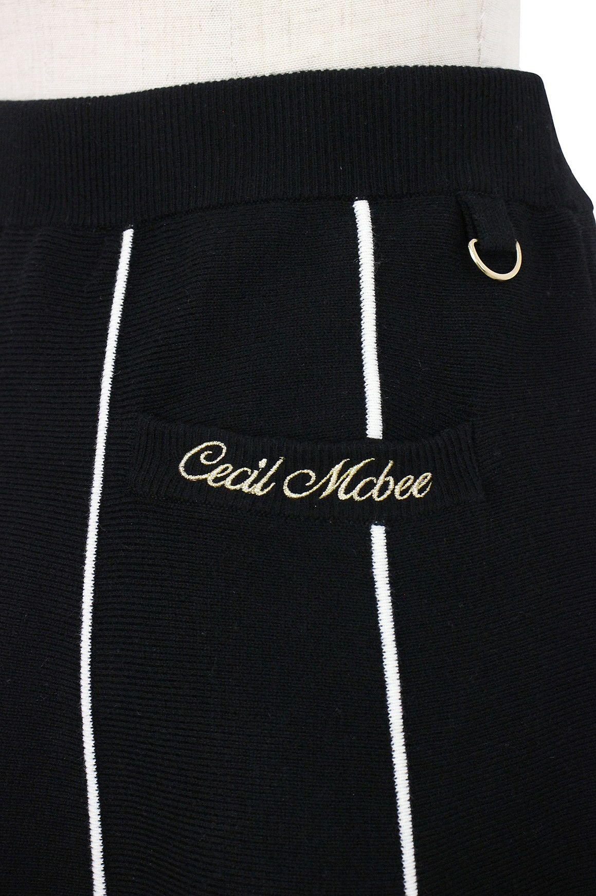 セシルマクビーのスカート