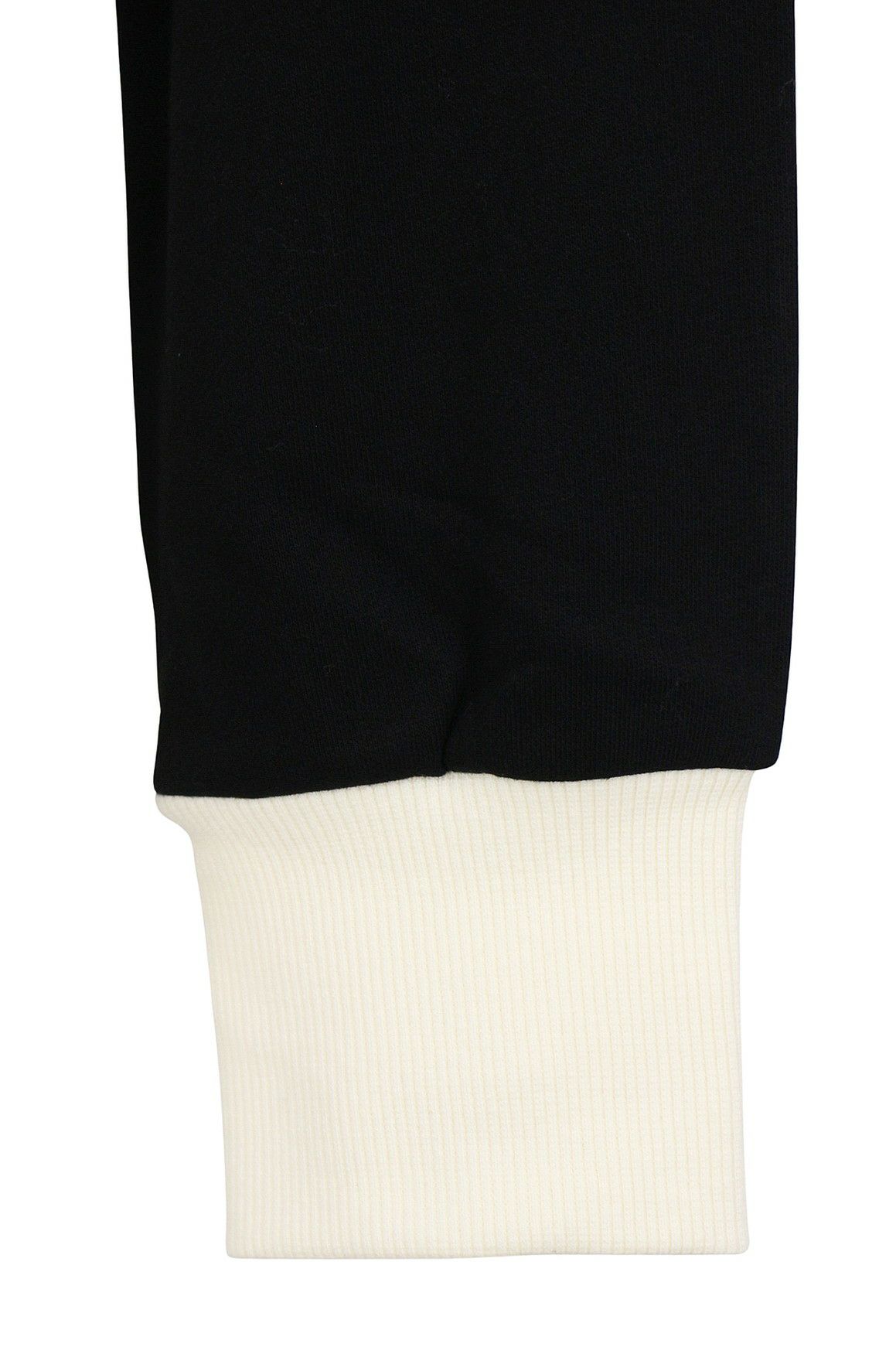 セシルマクビーのトレーナー