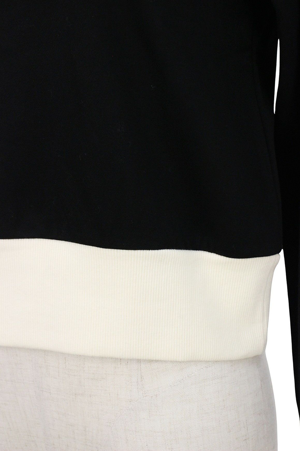 セシルマクビーのトレーナー