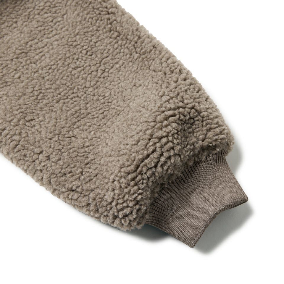 ニューエラのブルゾン