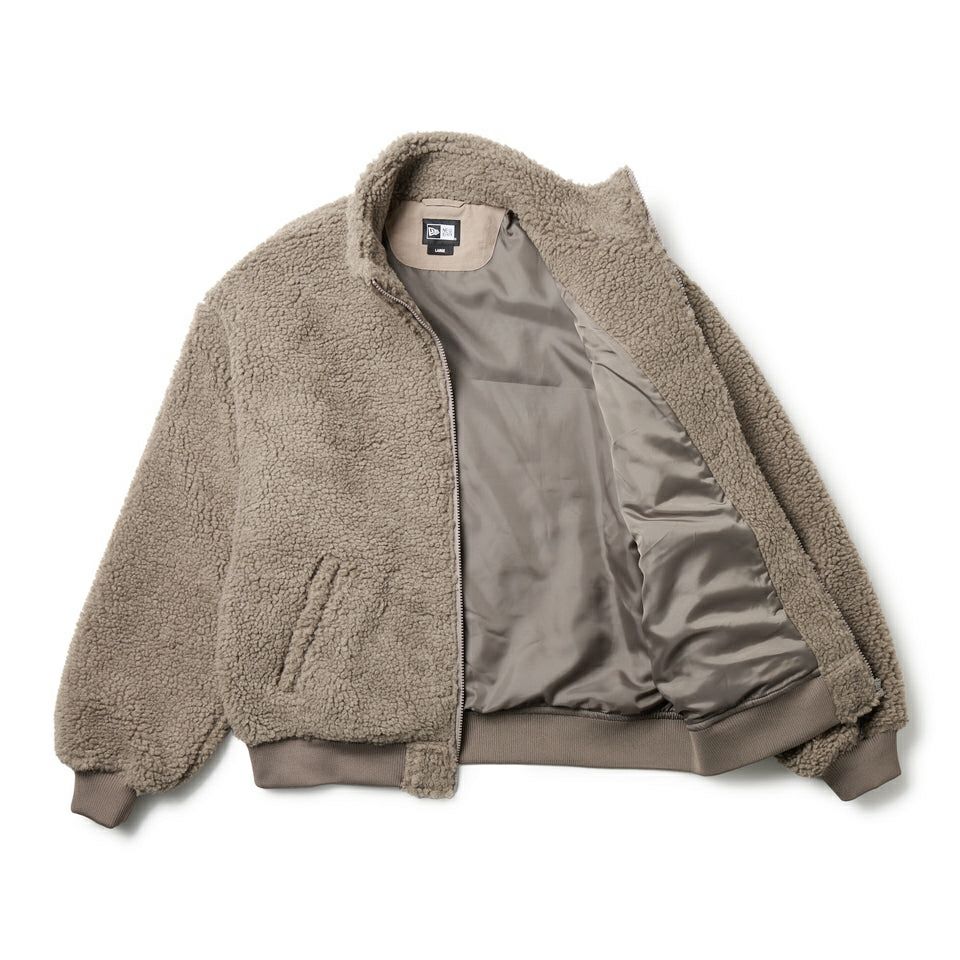 ニューエラのブルゾン