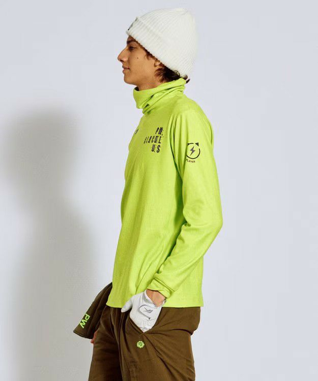 ピーダブリュサーキュラスのハイネックシャツ