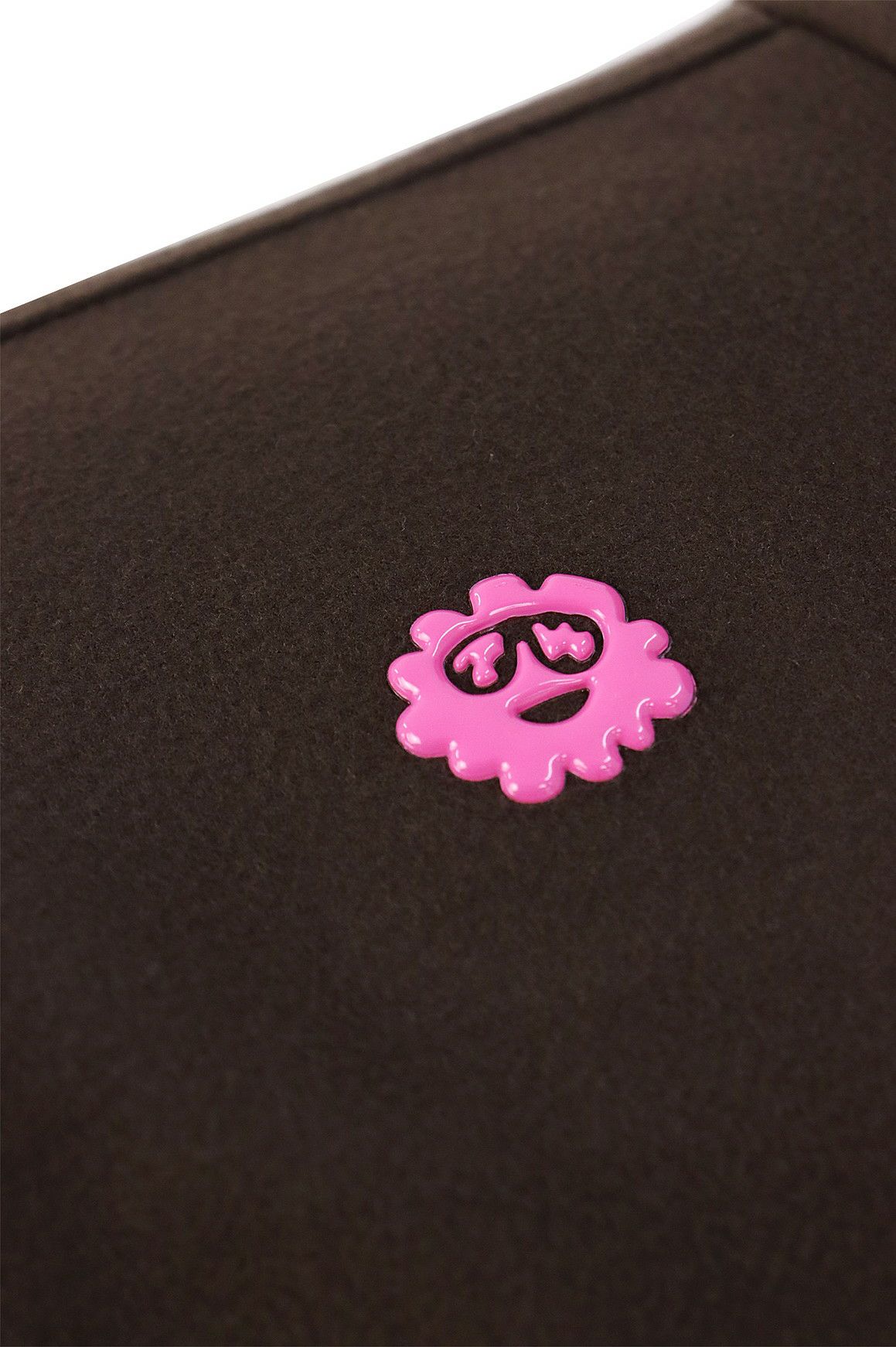 ピーダブリュサーキュラスのハイネックシャツ