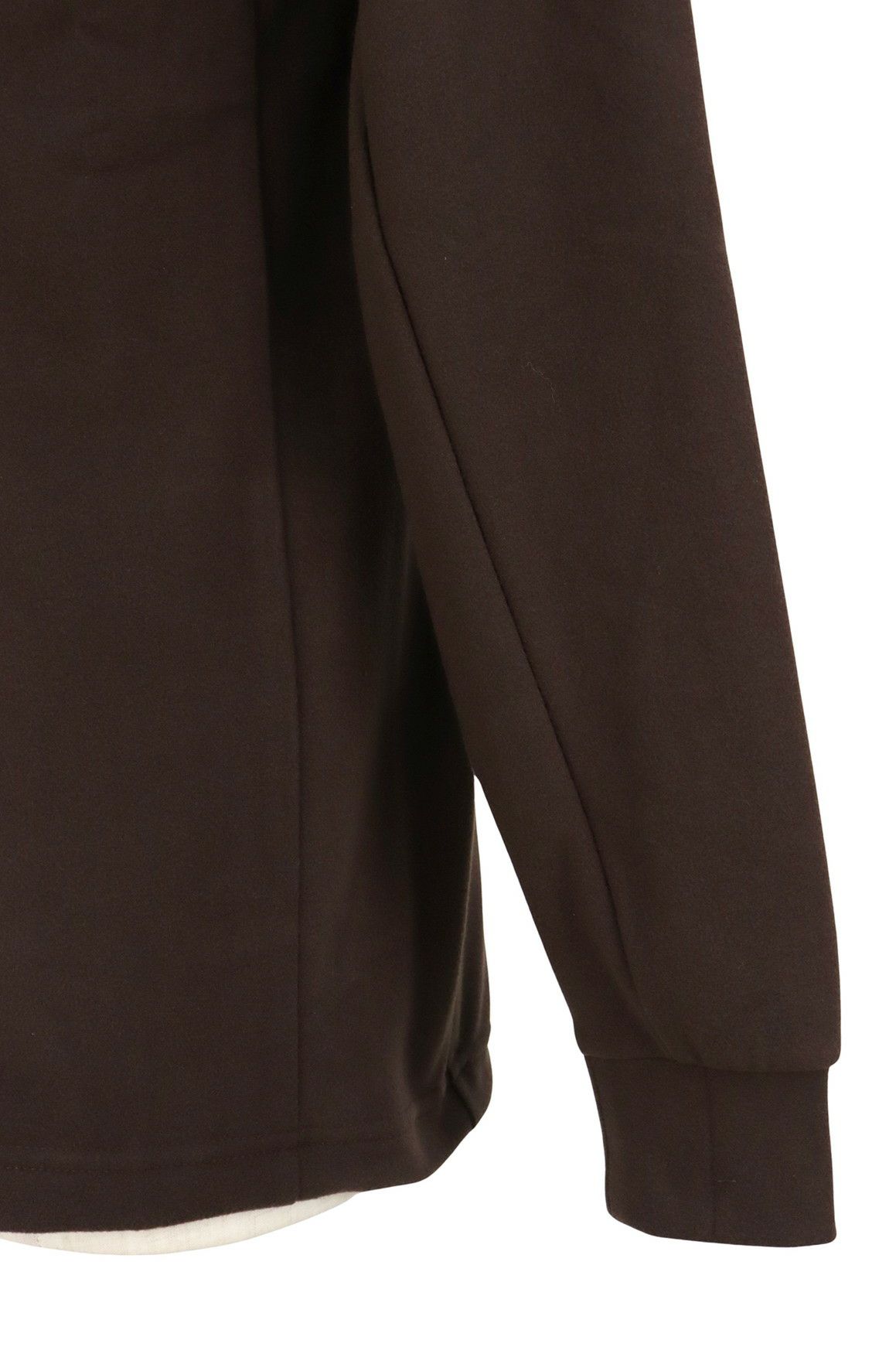 ピーダブリュサーキュラスのハイネックシャツ