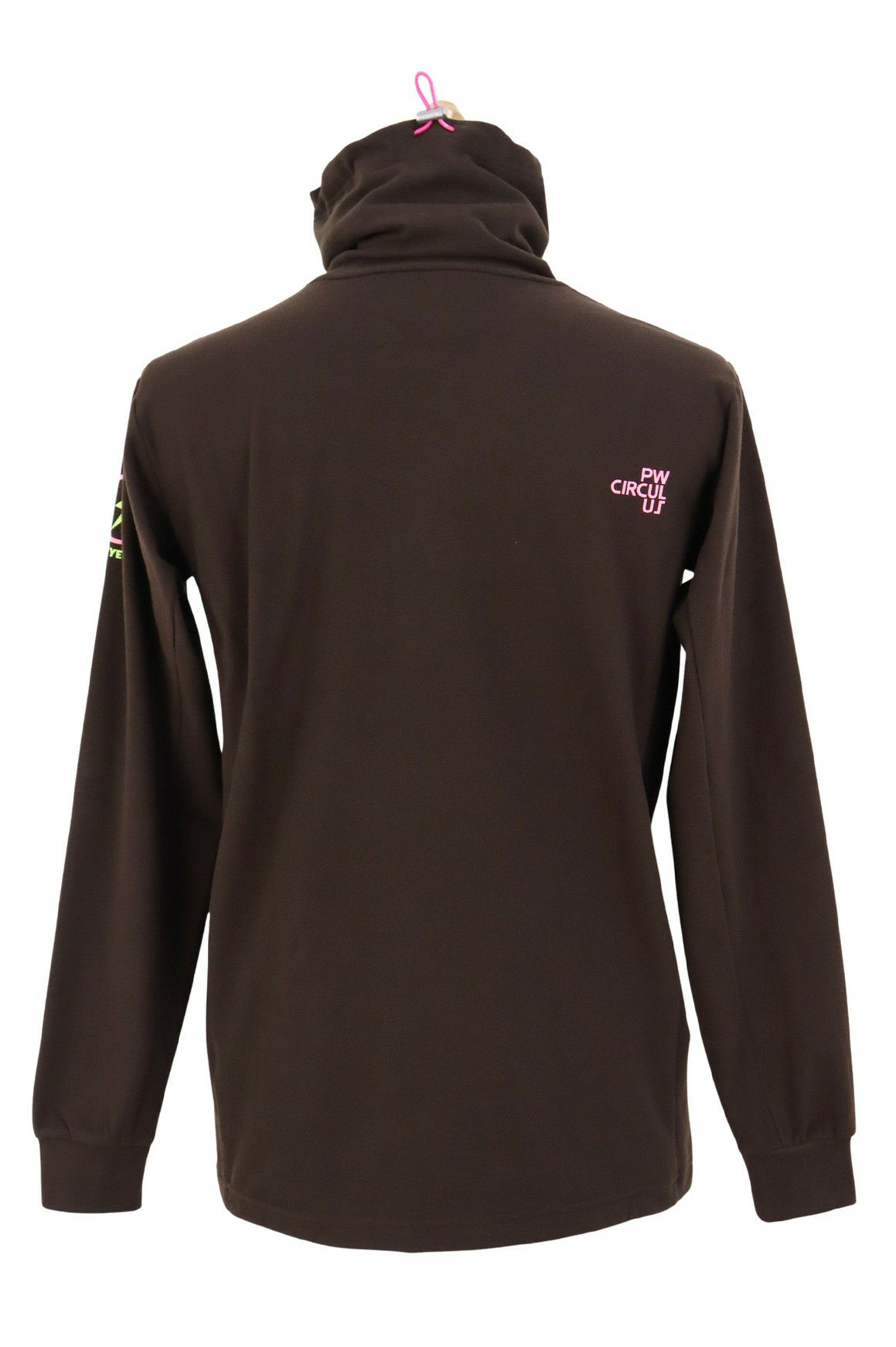 ピーダブリュサーキュラスのハイネックシャツ