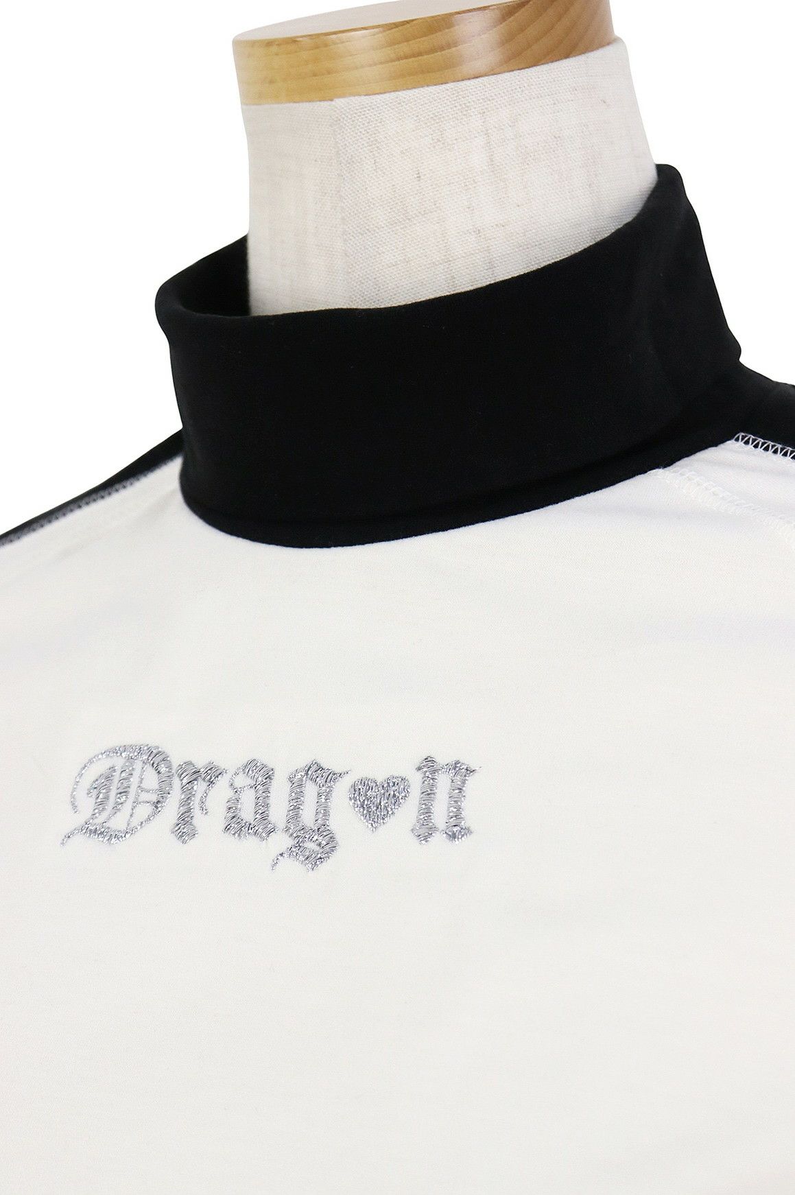 ダンスウィズドラゴンのハイネックシャツ