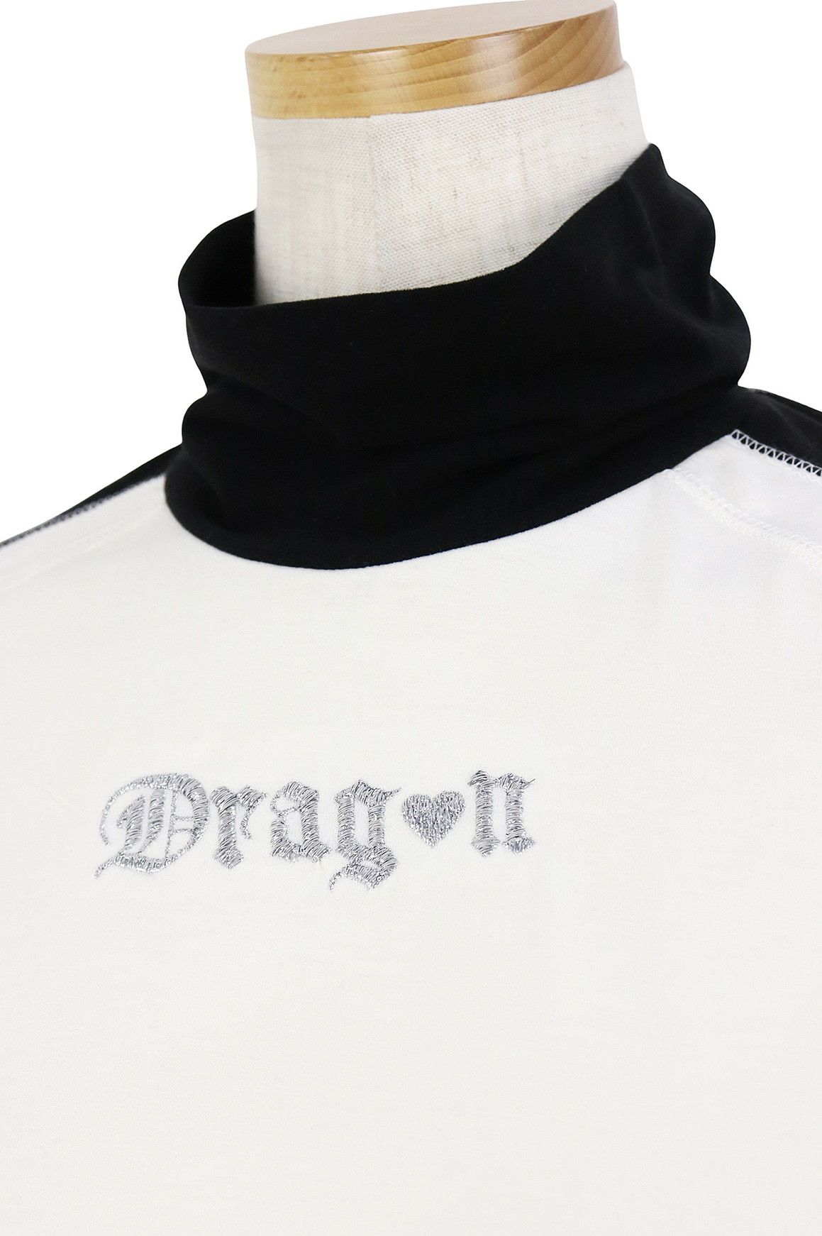 ダンスウィズドラゴンのハイネックシャツ