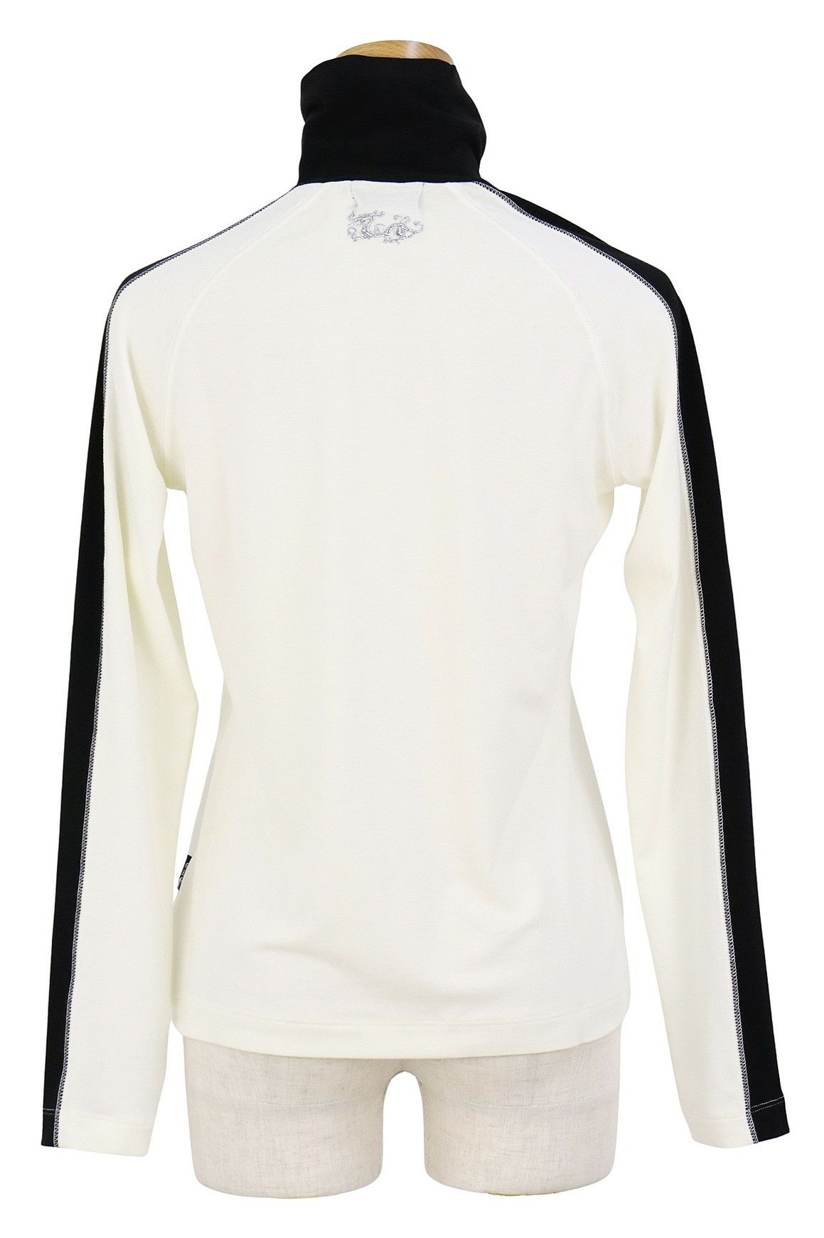 ダンスウィズドラゴンのハイネックシャツ