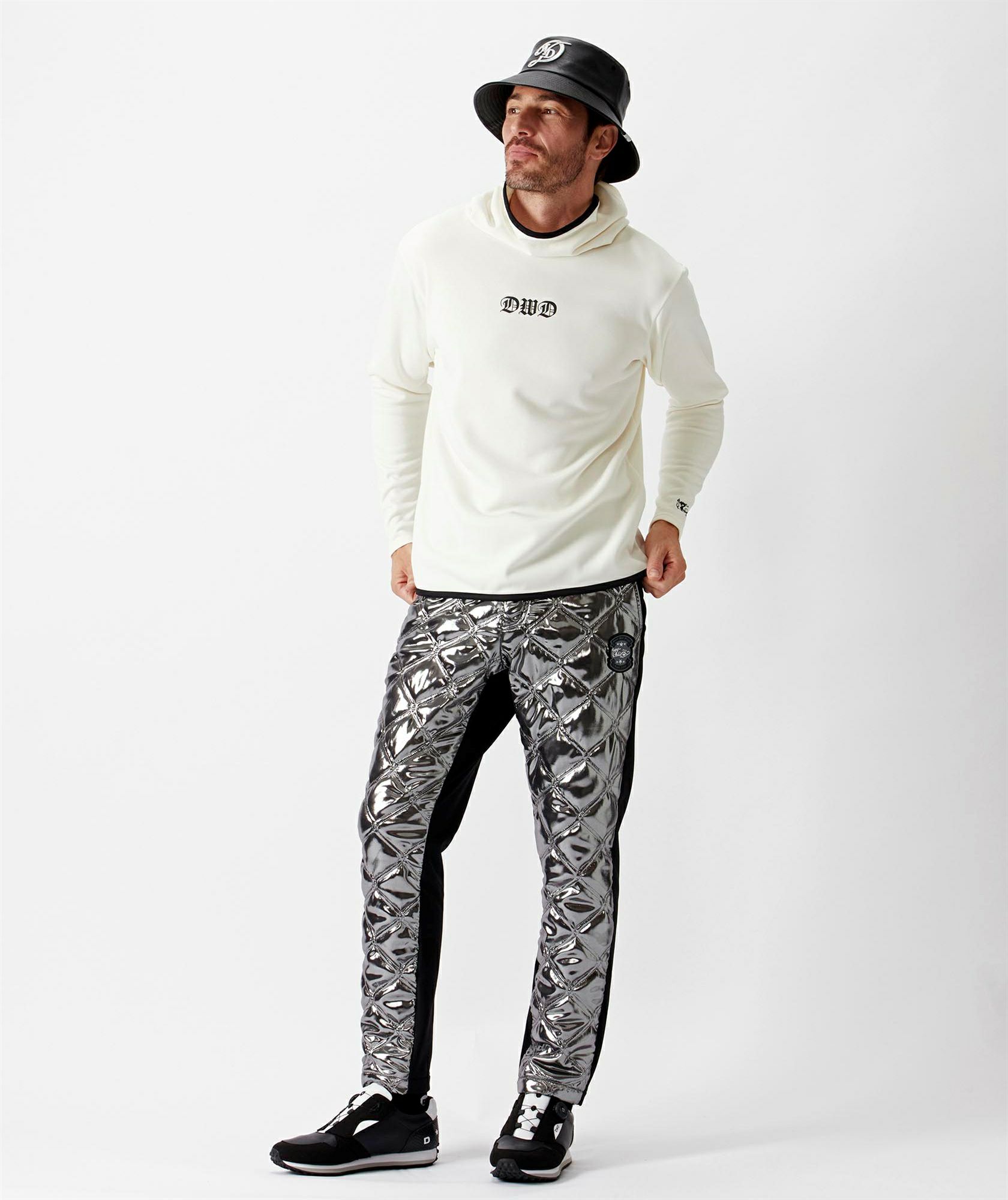 ダンスウィズドラゴンのパーカー