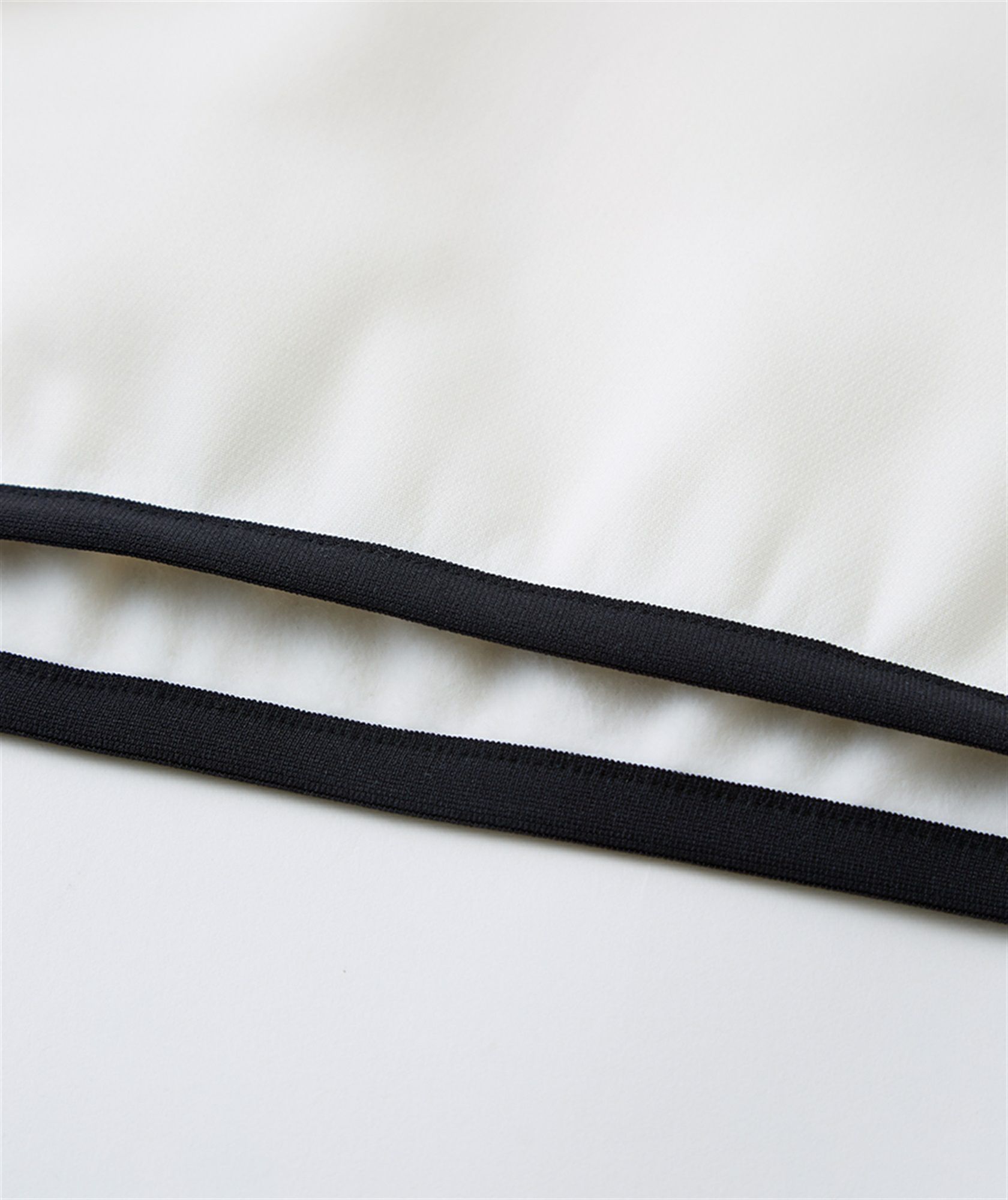 ダンスウィズドラゴンのパーカー