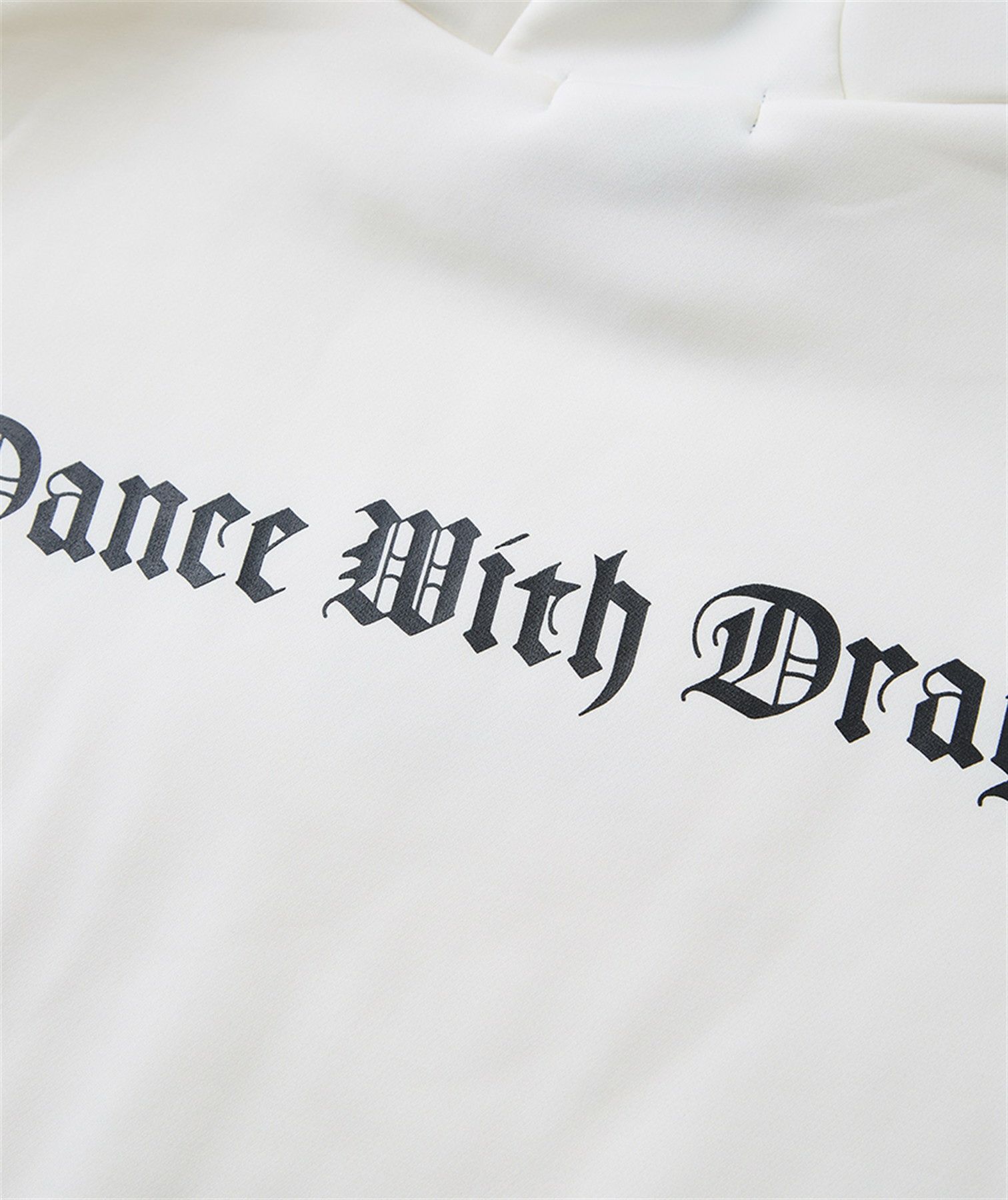 ダンスウィズドラゴンのパーカー